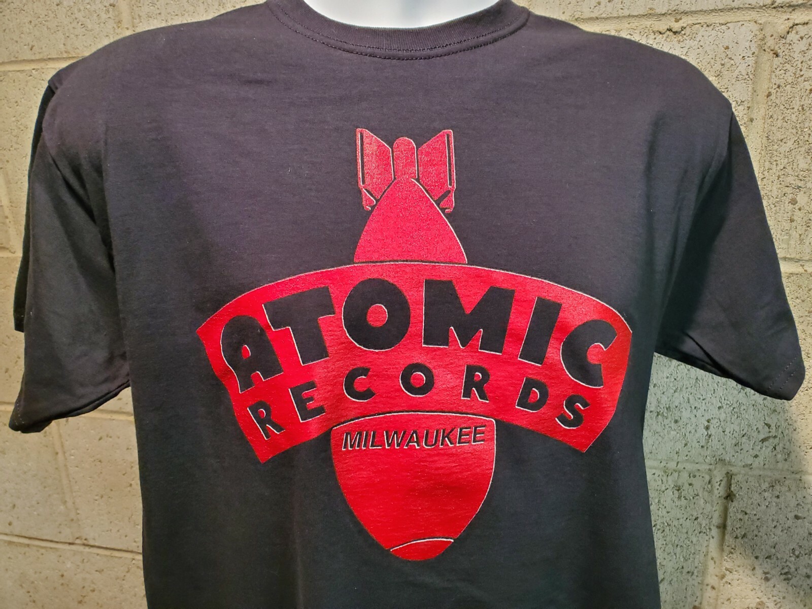 New! ATOMIC RECORDS Milwaukee RED BOMB LOGO Authentic T-Shirt S-M-L-XL-XXL-XXXL