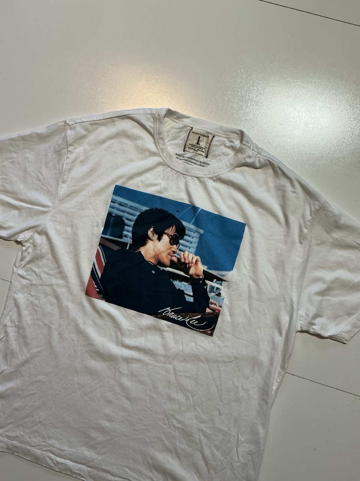 Tailgate Clothing Company Bruce Lee Sunglasses Shades Martial Arts T-Shirt Sz. L