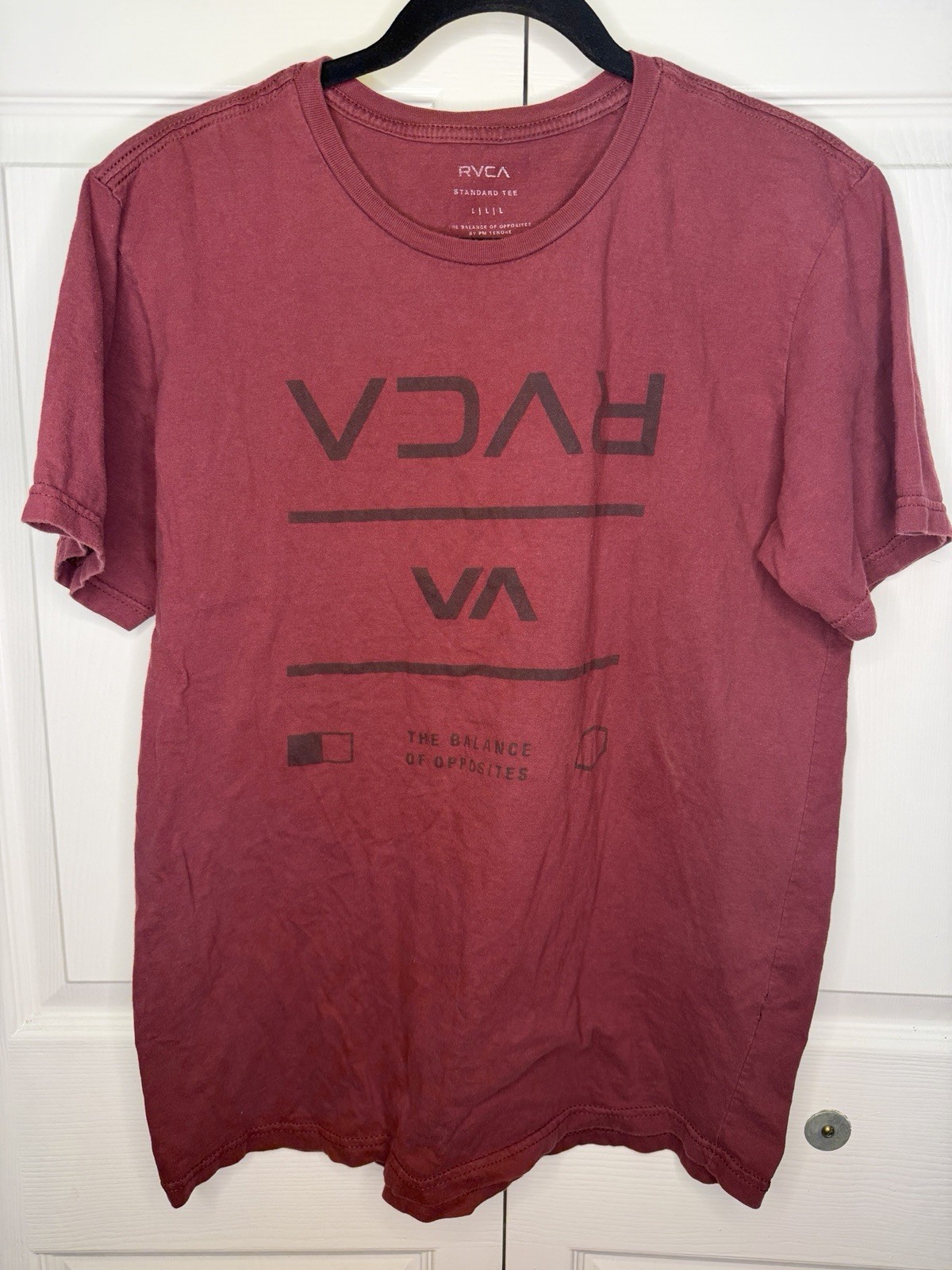 RVCA Standard Tee Men’s L Burgundy Cotton Regular Fit Graphic Logo Crew T-Shirt