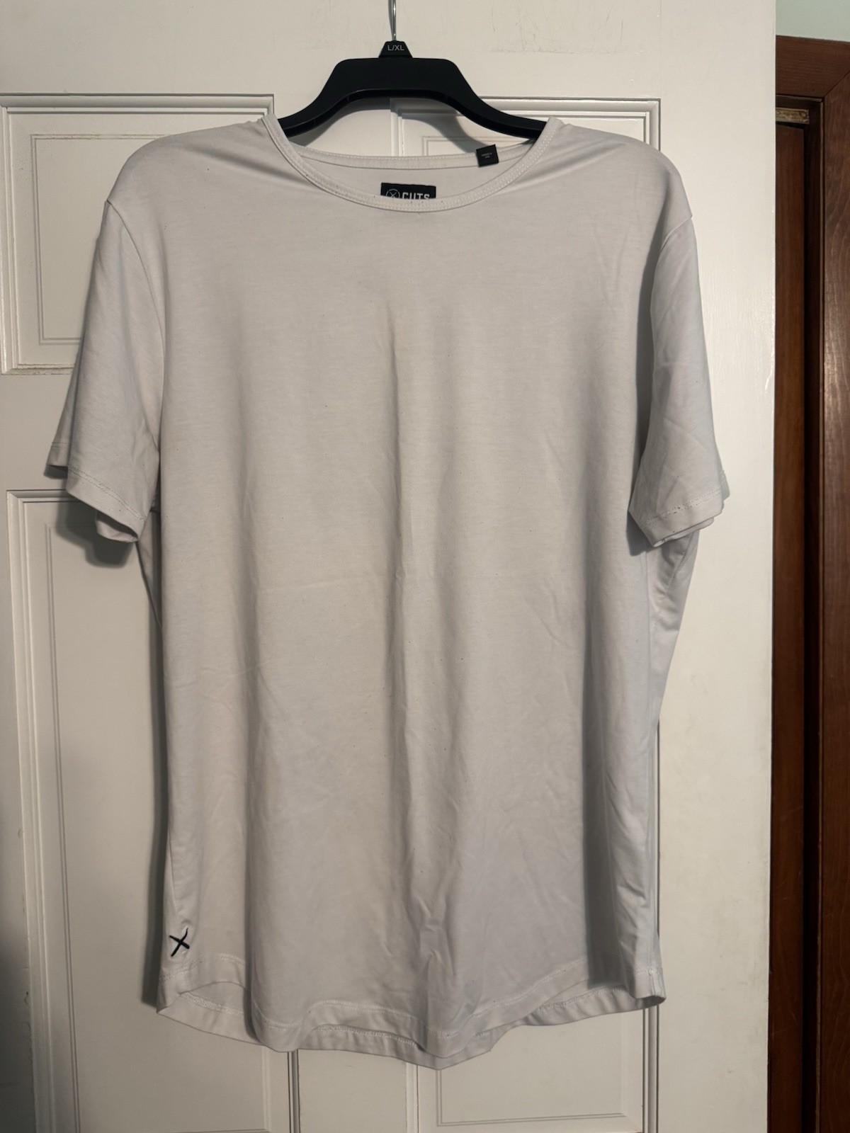 Cuts Clothing AO Curve Hem Tee Men’s XL Gray Short Sleeve T-Shirt Crew Neck
