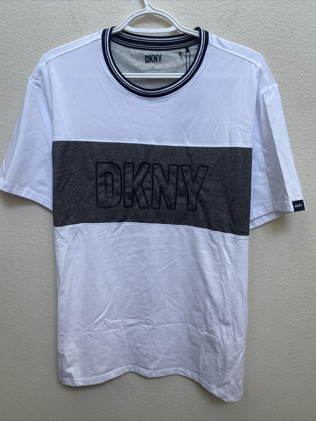 NEW DKNY Men’s T-Shirt Short Sleeve Crew Neck White Gray Large NWT $49.50