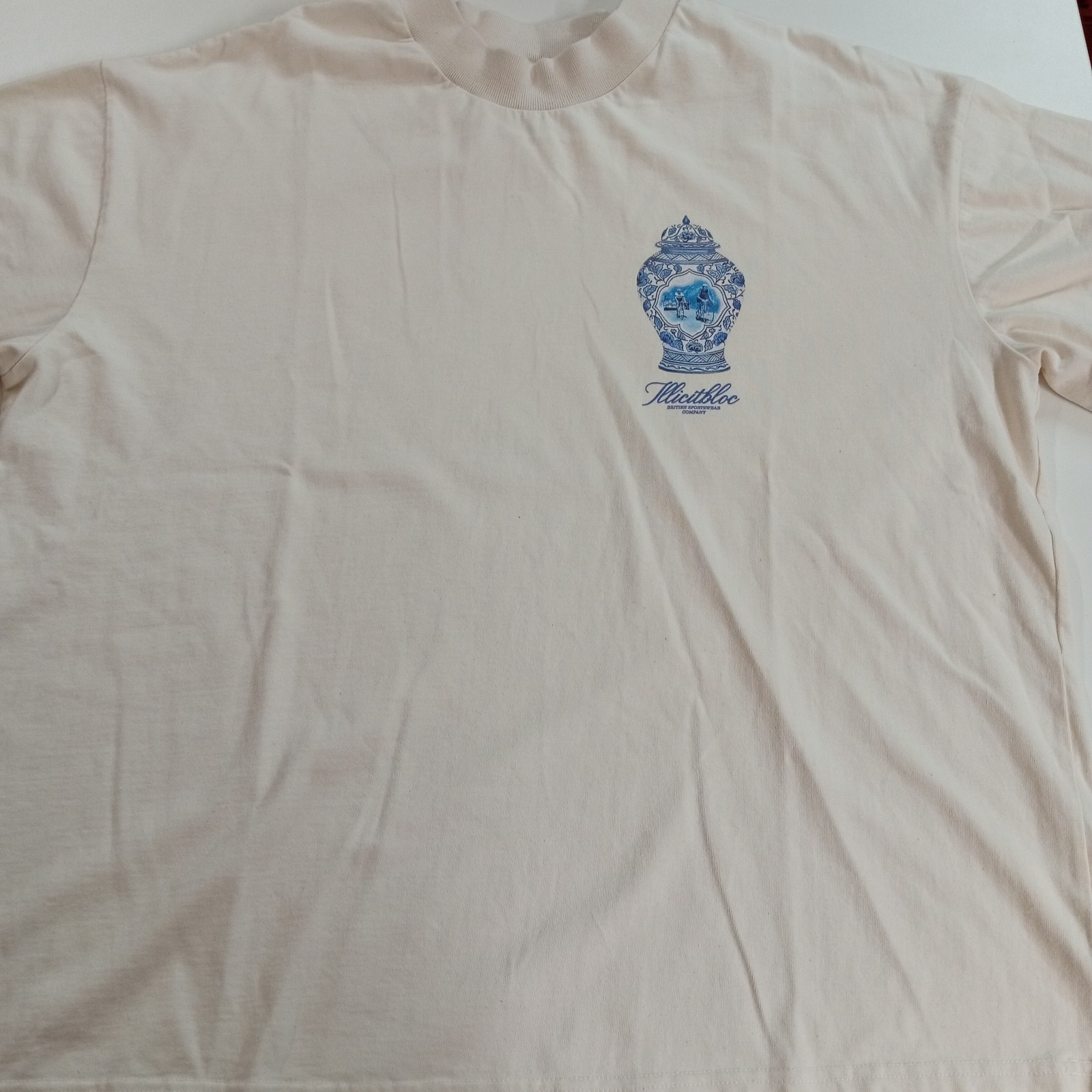 Illicit Bloc China Vase T-Shirt Ecru White Large 300GSM 100% Cotton (L) Sample