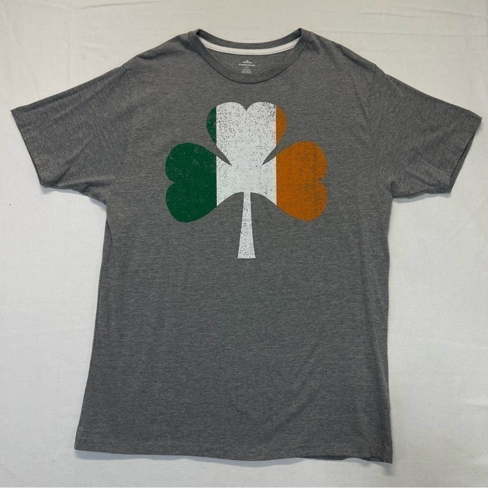 Ireland Clover graphic tee short sleeve gray Size Large St Patrick’s Day tee