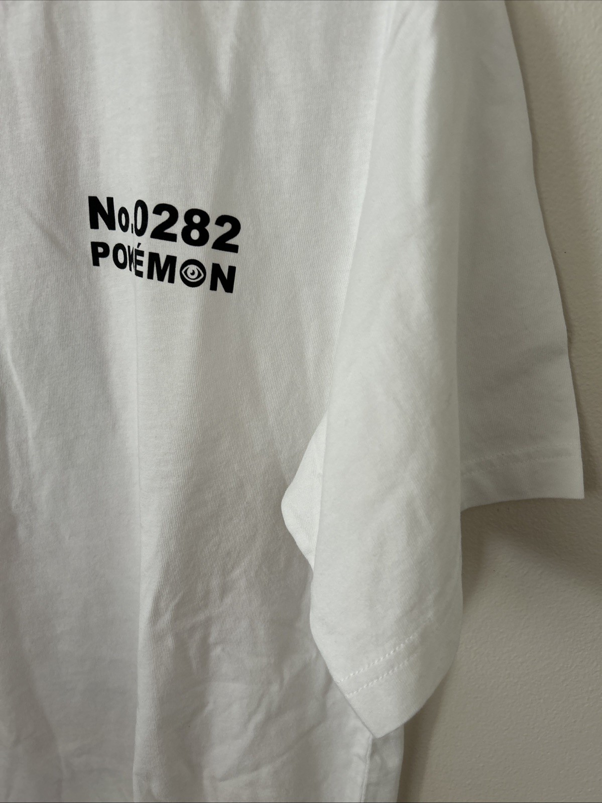 UNIQLO UT Pokemon Gardevoir 0298 Tee shirt Short Sleeve Size XL