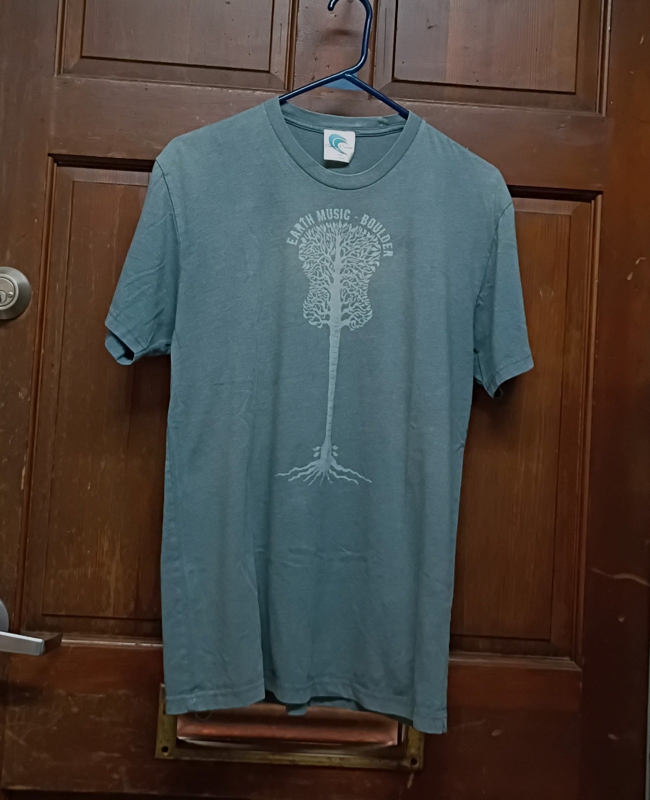Coastal Classics Blue T-Shirt “Earth Music-Boulder” Tree Guitar Men’s Size M