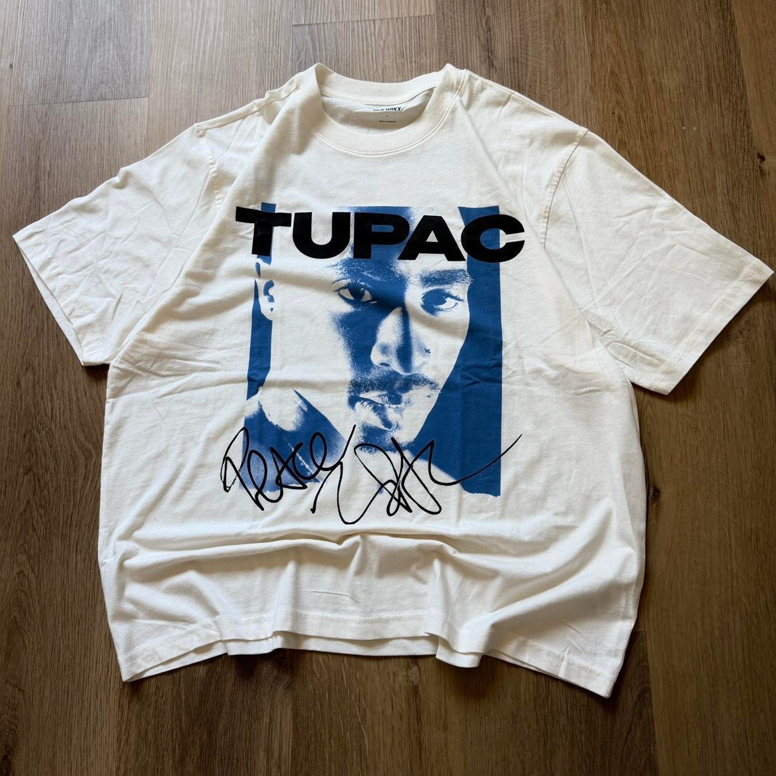 Old Navy Tupac Shakur Graphic T-Shirt Size L White Streetwear Rap Tee
