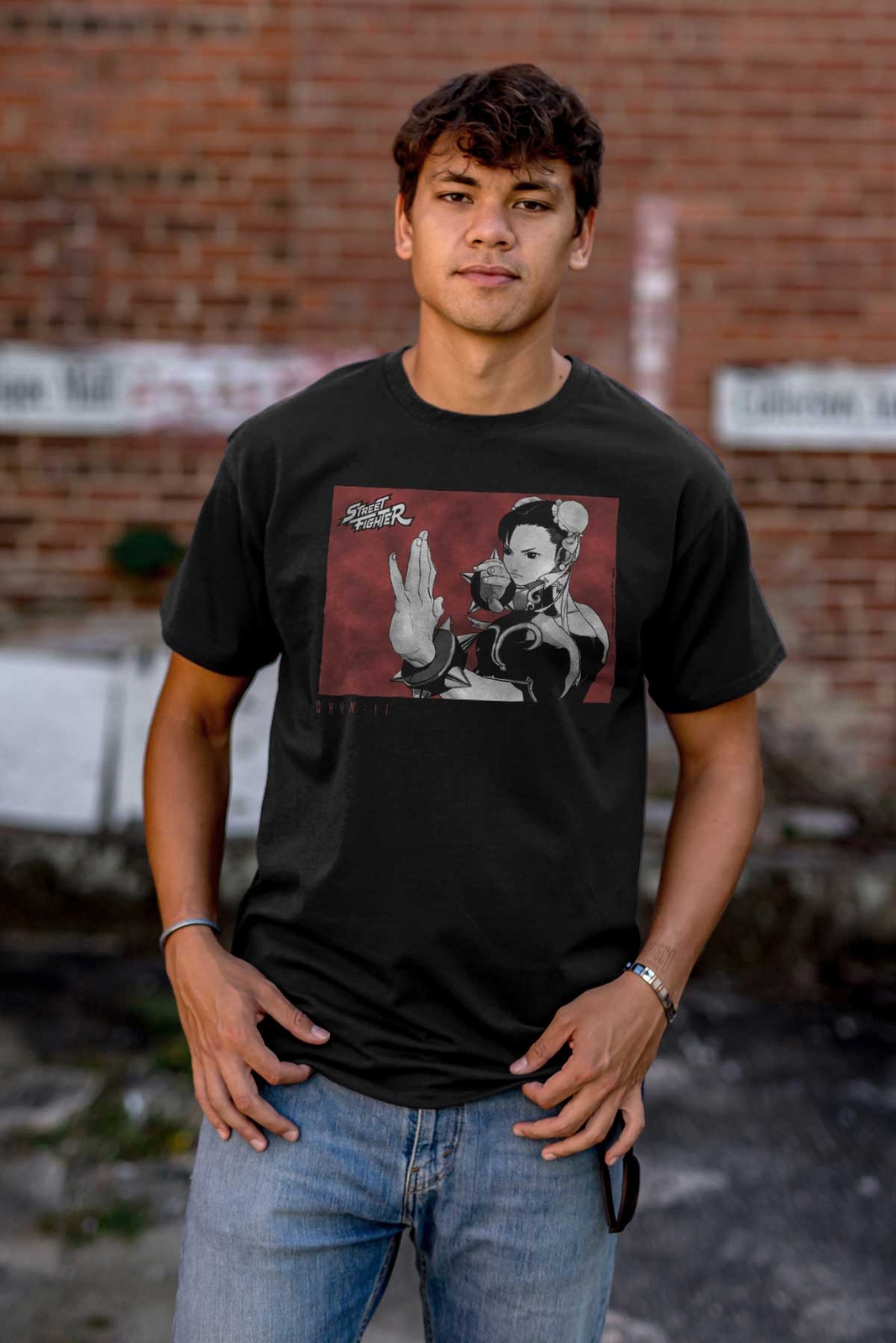 Vintage Street Fighter Video Game Chun Li Womens or Mens Crewneck T Shirt Tee