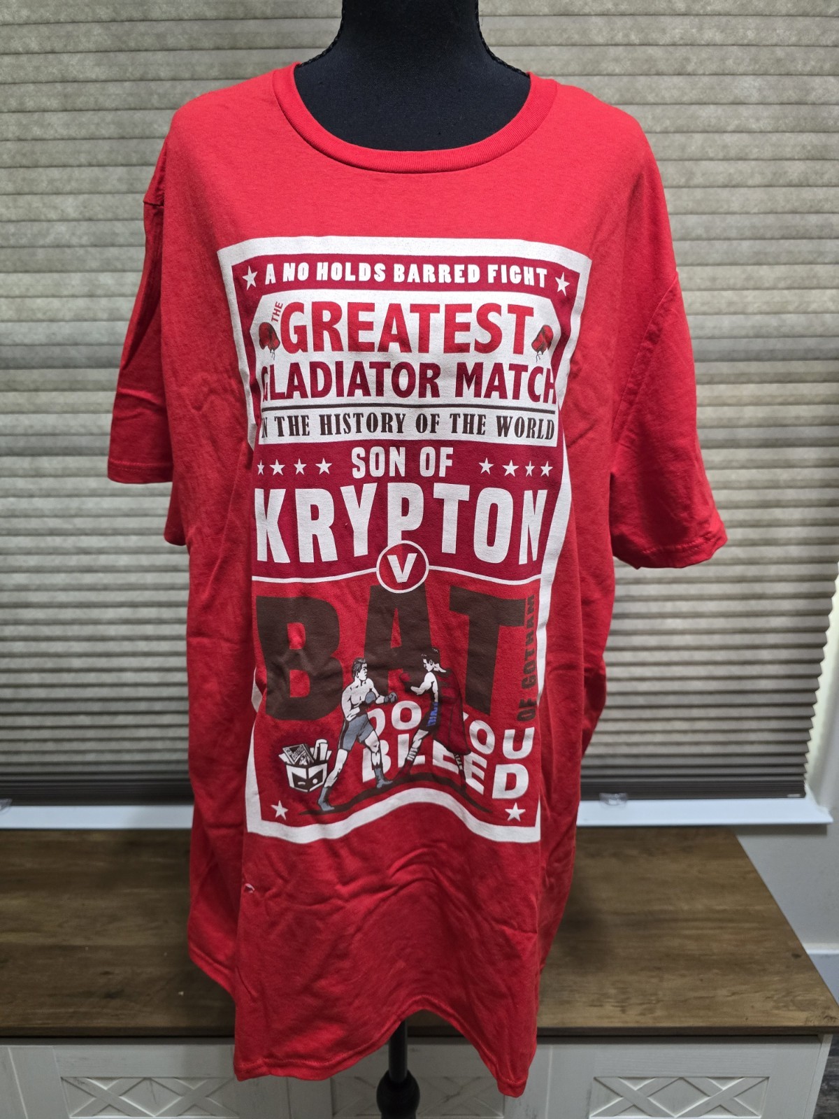 District The Concert Tee Men’s 2XL Red Batman DC Comics Graphic Crew Neck Tee