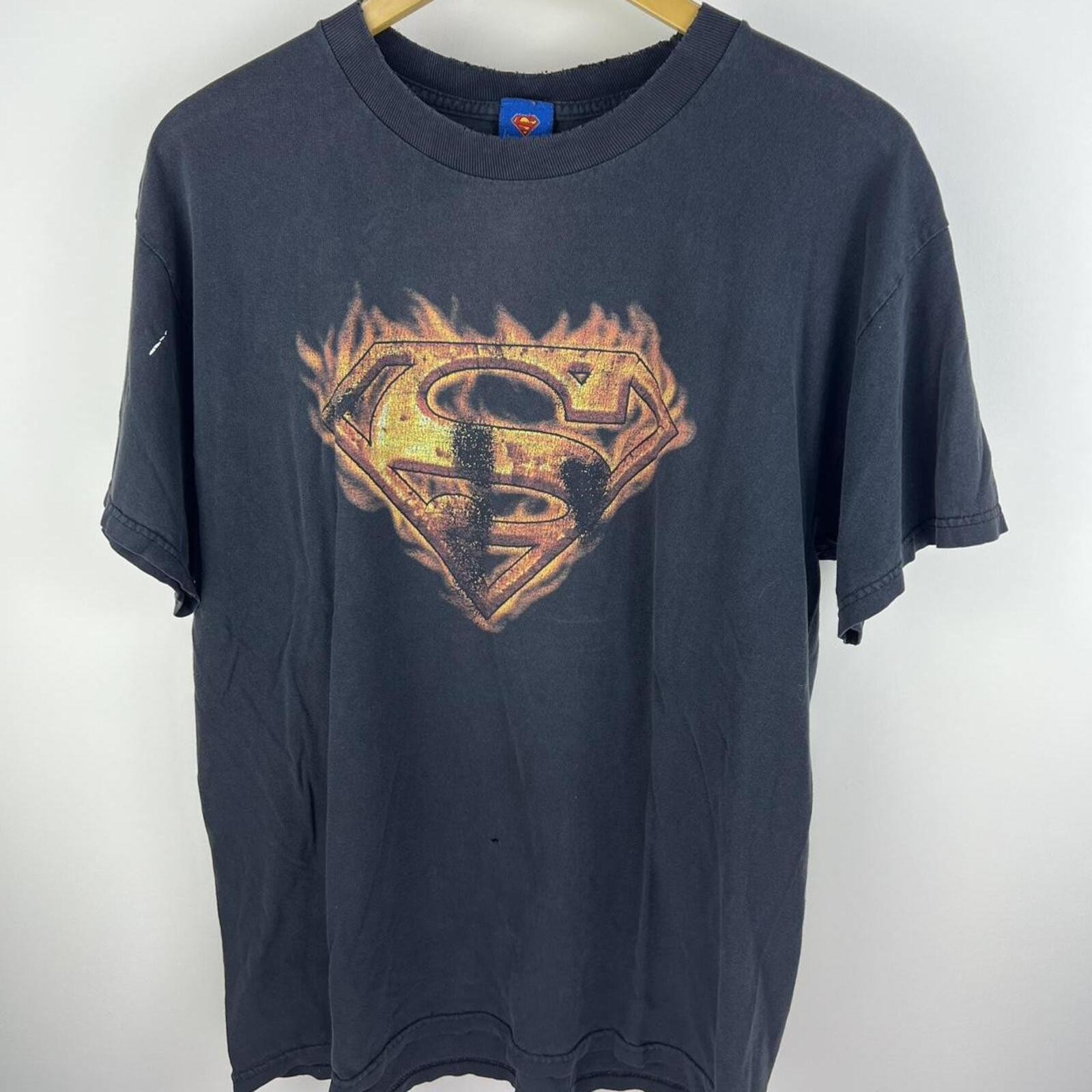 Super faded Superman black tee with flame design large / XL