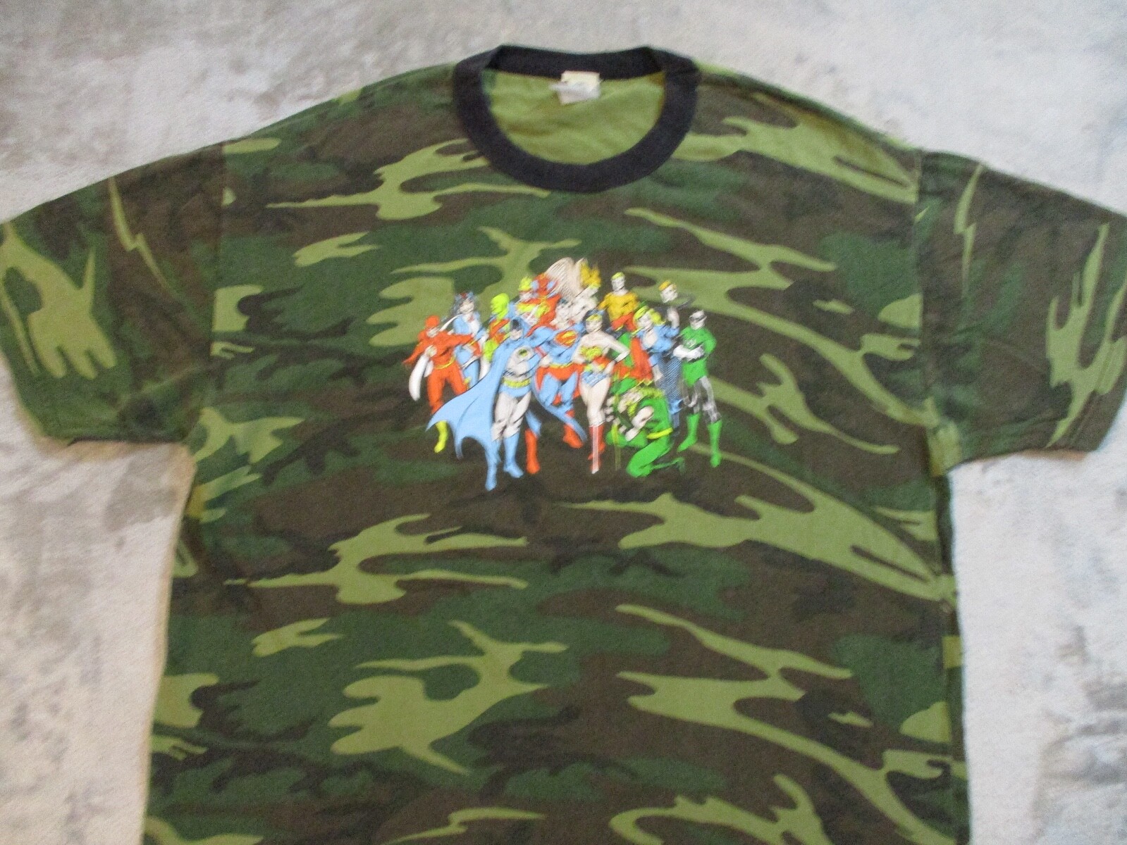 Vintage DC Comics Justice League Shirt Mens XL Green Camo Super Hero TV Movie