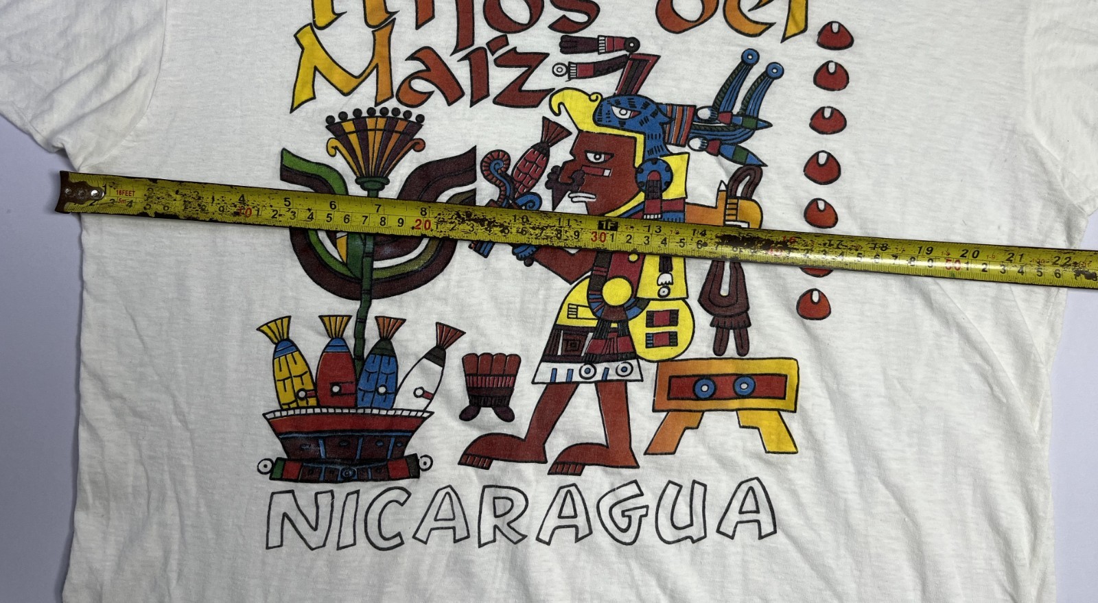 Vintage Nicaragua souvenir T-shirt white Size L 100 Cotton Panama Art Hijos del