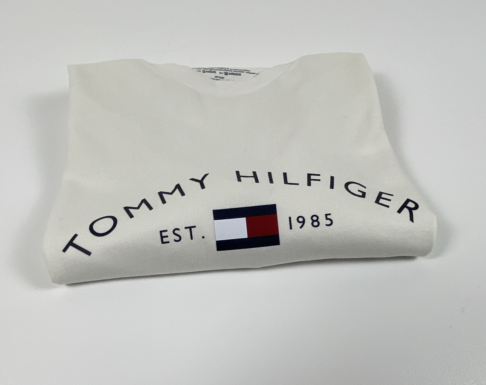 Tommy Hilfiger Men’s Crew Neck Short Sleeve Est. 1985 Flag Logo Tee M Beige