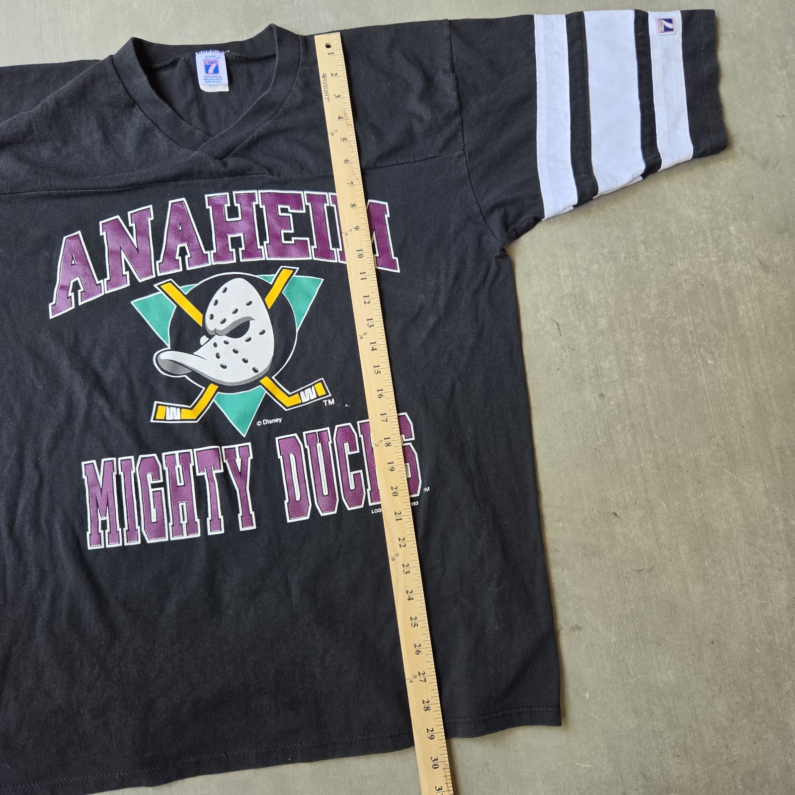 Vintage 90s Logo 7 Anaheim Mighty Ducks Jersey Style Tshirt Size XL Black