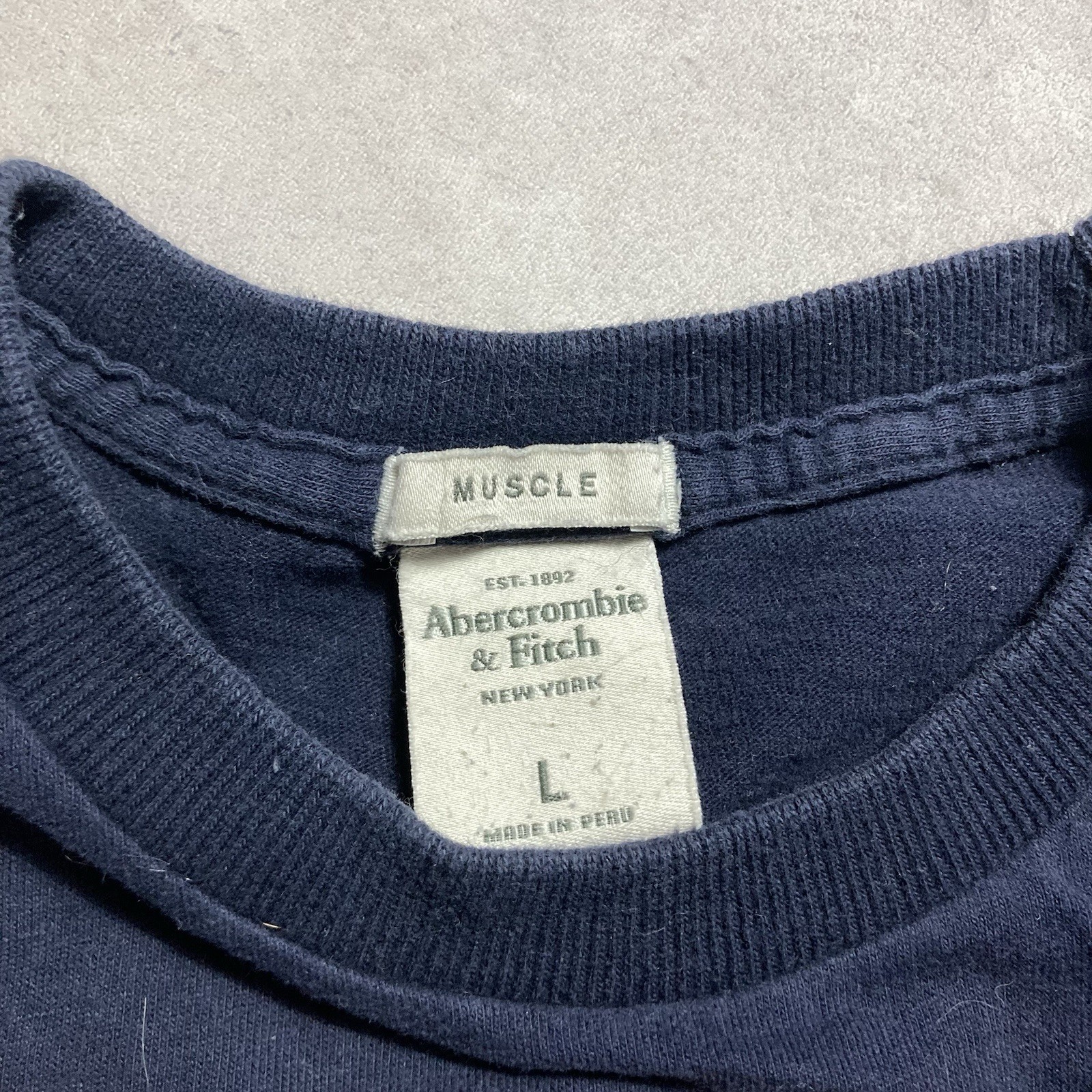 abercrombie & fitch ny track & field fabric distressed marathon tee size large