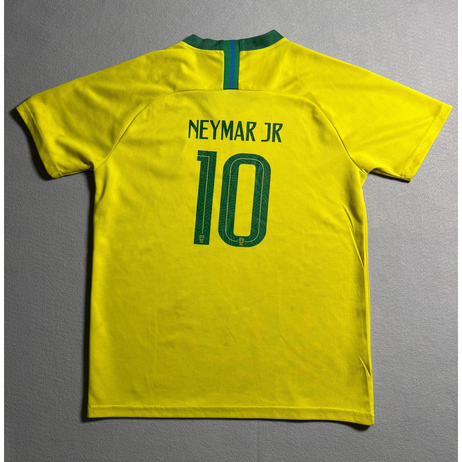 Neymar Jr #10 Brazil National Team Soccer Jersey Size Small