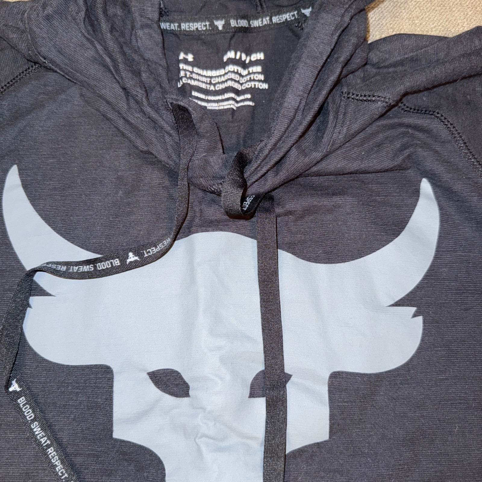 Under Armour Project Rock Hoodie T-Shirt with Kangaroo Pocket P2P 19 In T2B 29in