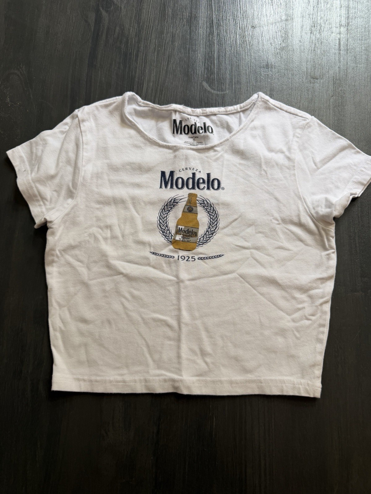 Modelo Beer Graphic Crop T-Shirt White Short Sleeve Womens Small