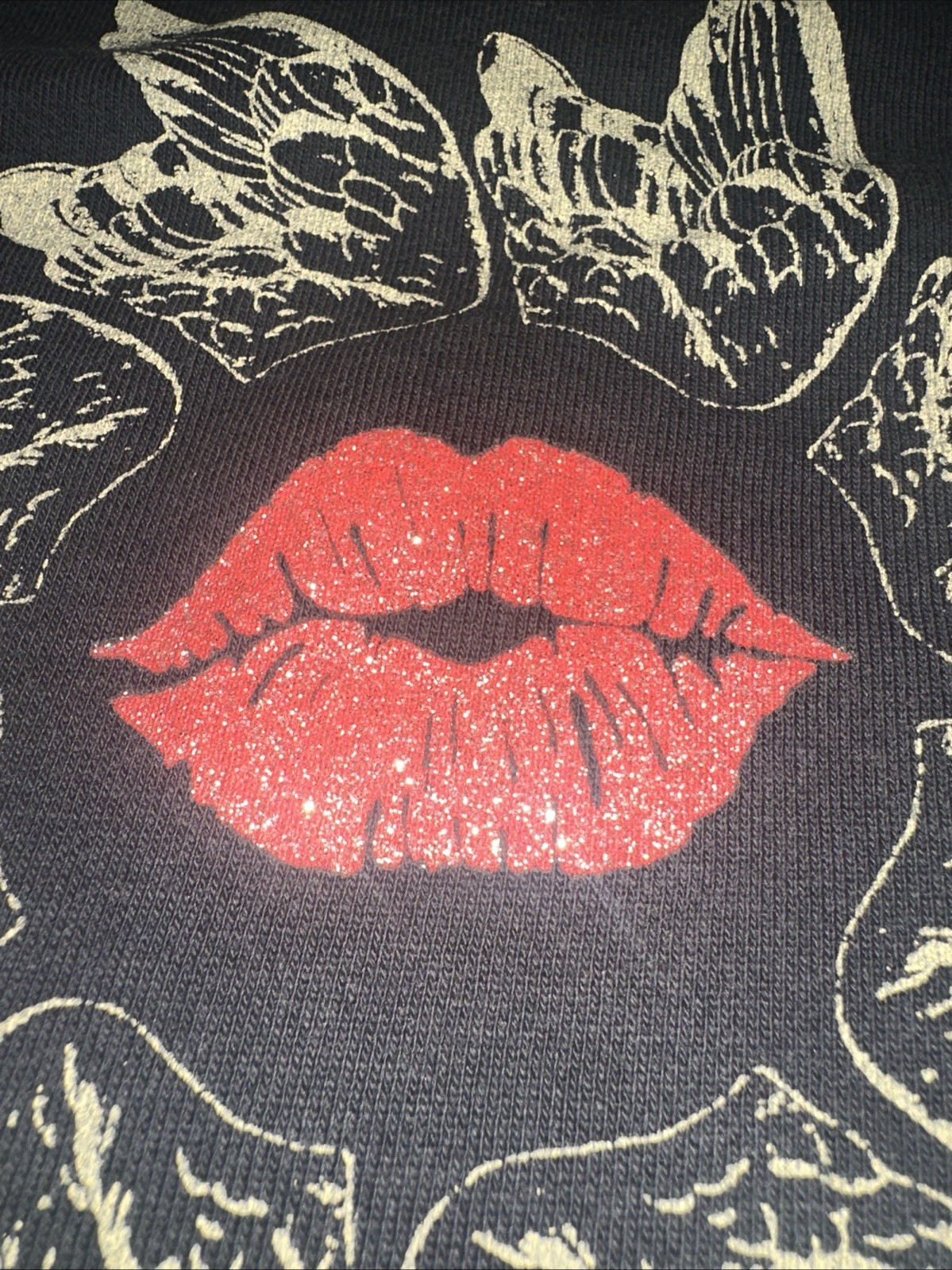 Gunzinii Heavy T-shirt XL Distressed “I Love You” Rhinestones Glitter Kisses