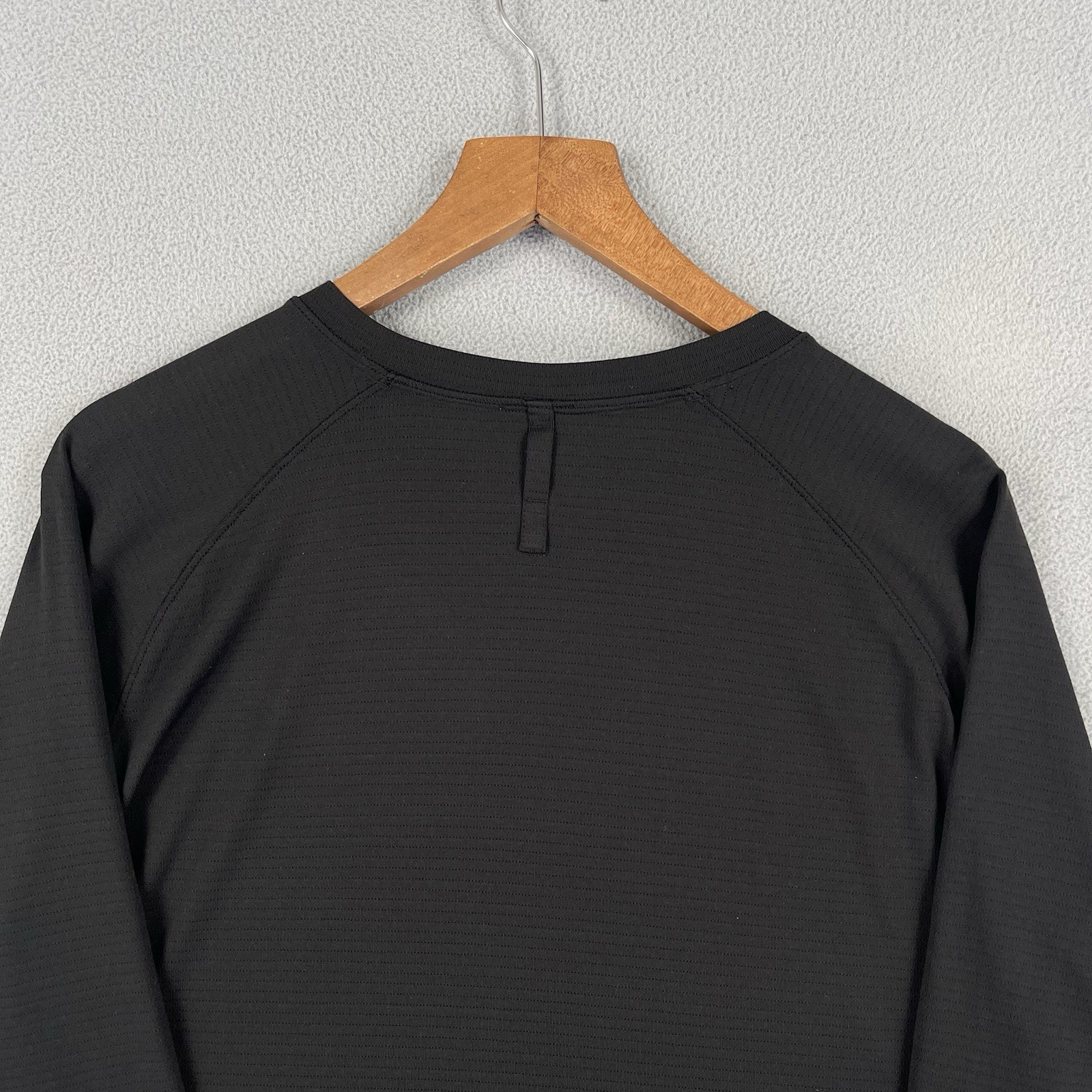 Lululemon Shirt Mens Large Black Long Sleeve Lightweight Athleisure Logo Stretch