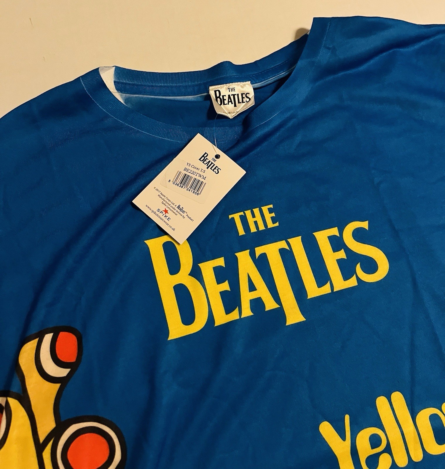 NWT Beatles Yellow Submarine Polyester T-Shirt MEDIUM Music Rock Band Album NEW