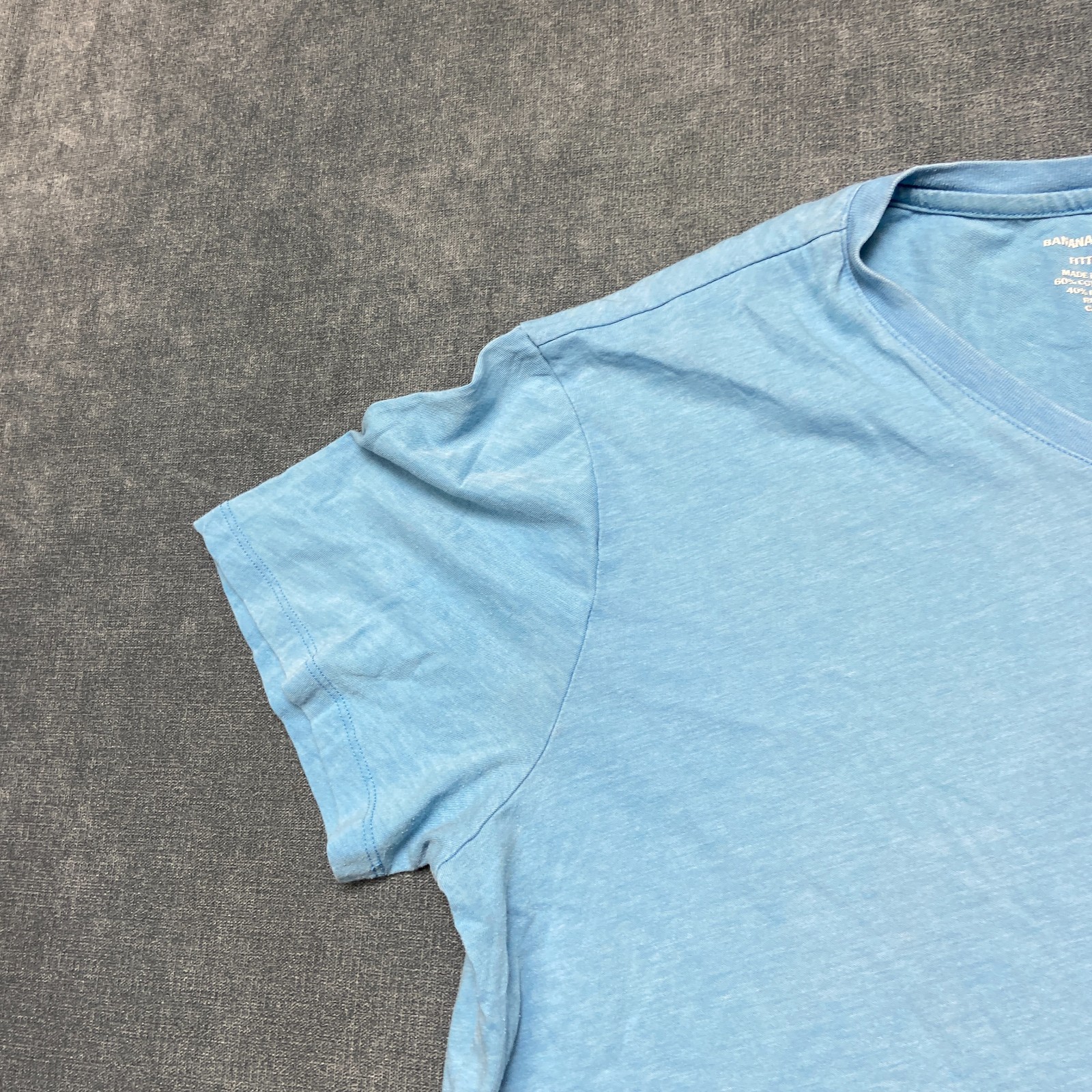 Banana Republic T-Shirt Mens Large Blue Short Sleeve V-Neck Casual Pullover
