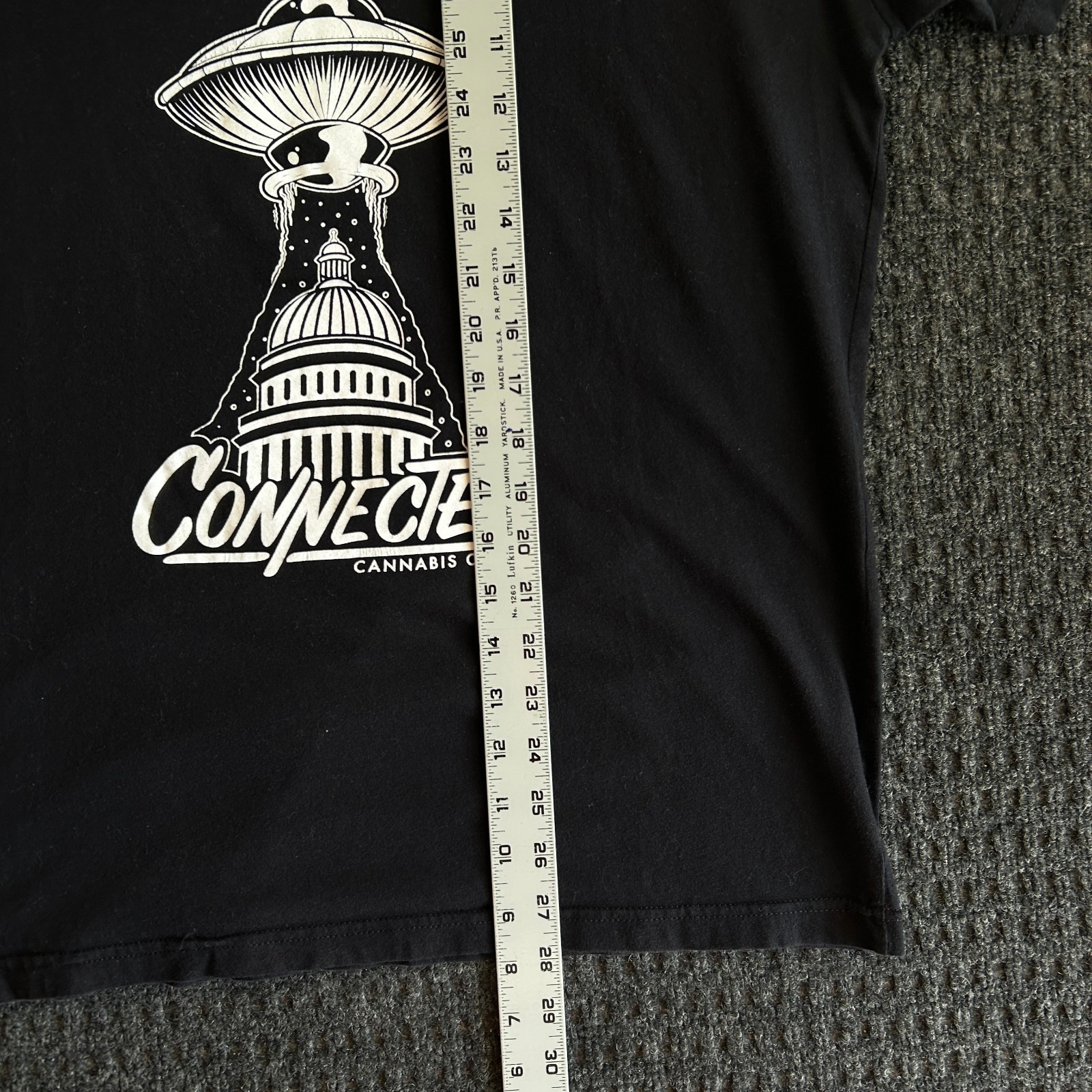 Connected Cannabis Co Shirt Mens Medium White Graphic Back Car Slow Lane Organic