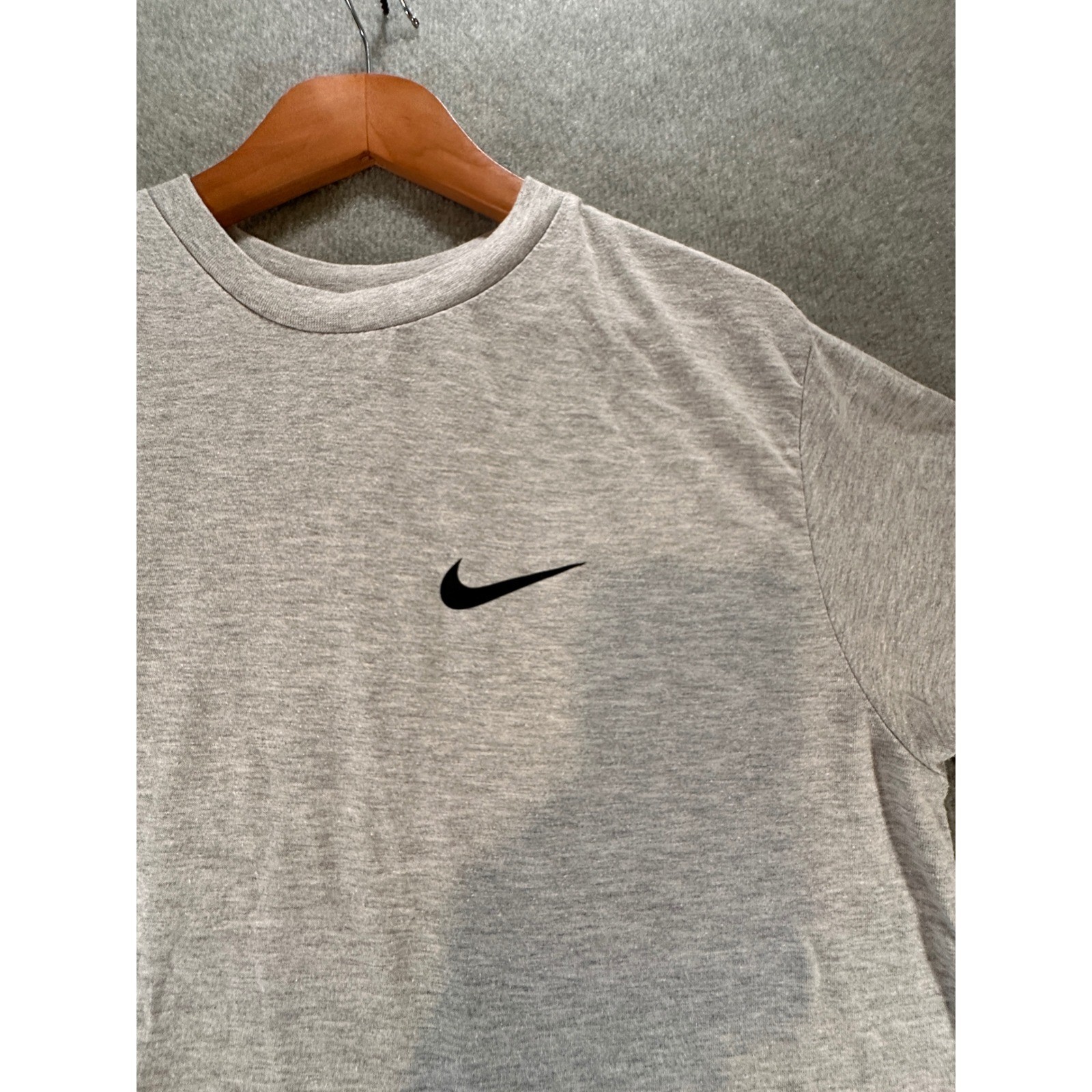 Nike Mens Short Sleeve Graphic T-Shirt Gray Heather Swoosh Logo Large