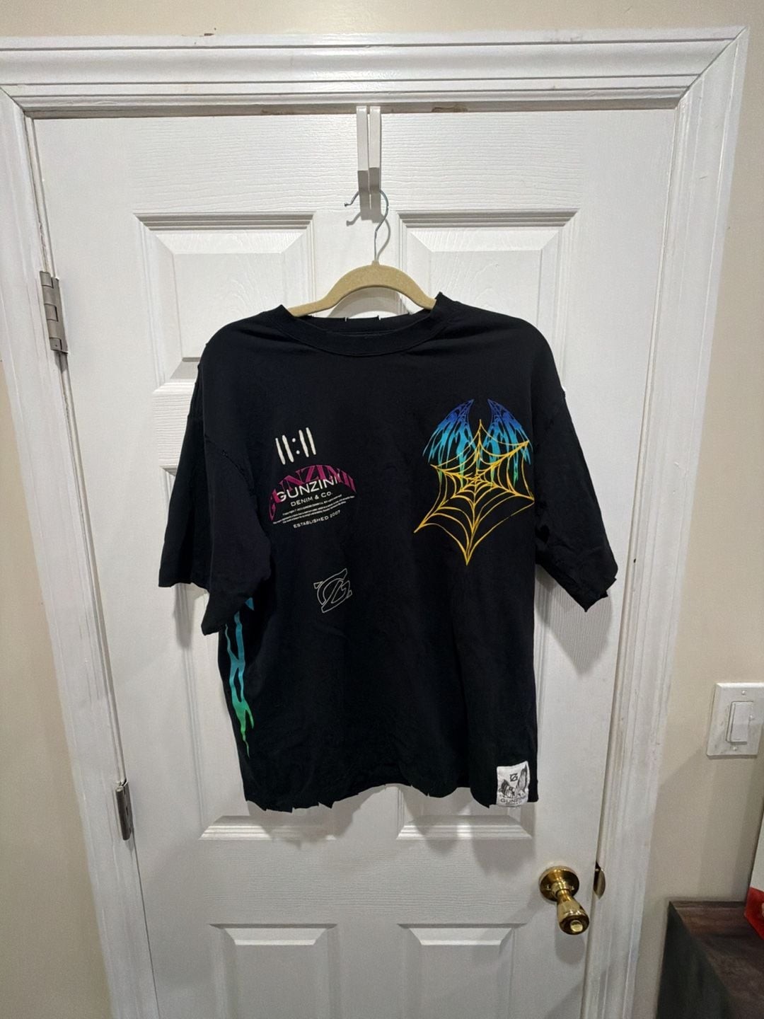Gunzinii Denim & Co. Graphic T-Shirt Size S
