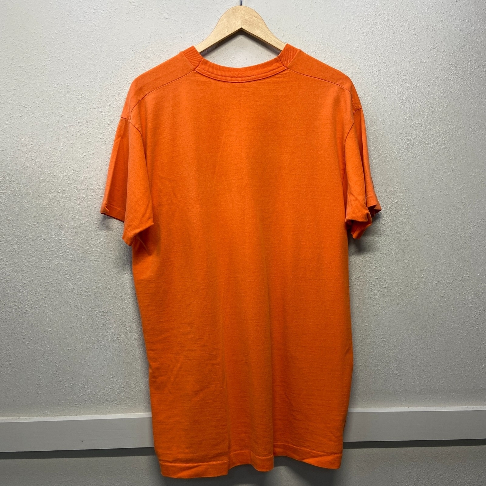 VTG 90s Single Stitch Embroidered Mickey Mouse Disney Orange T-Shirt Men’s Sz XL