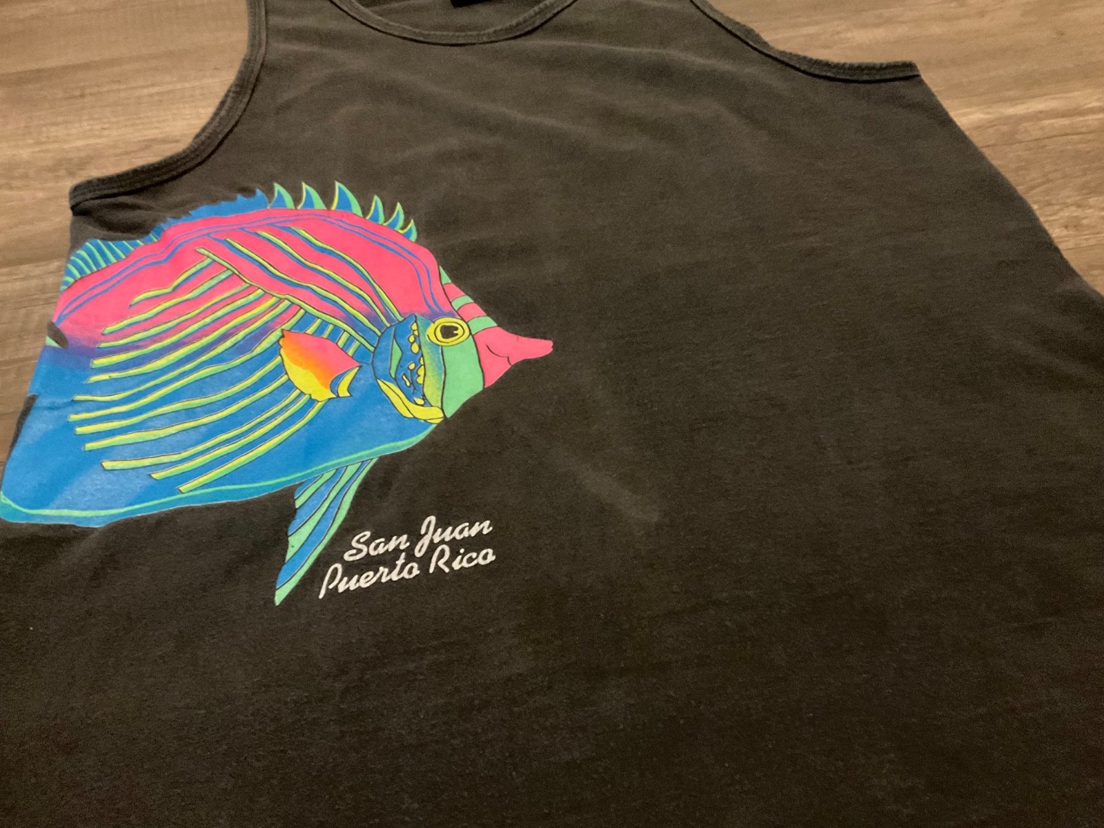 VTG 80’S BRAVO! TANK TOP SAN JUAN P.R. FISH PRINT ( MENS M ) DISTRESSED BLACK