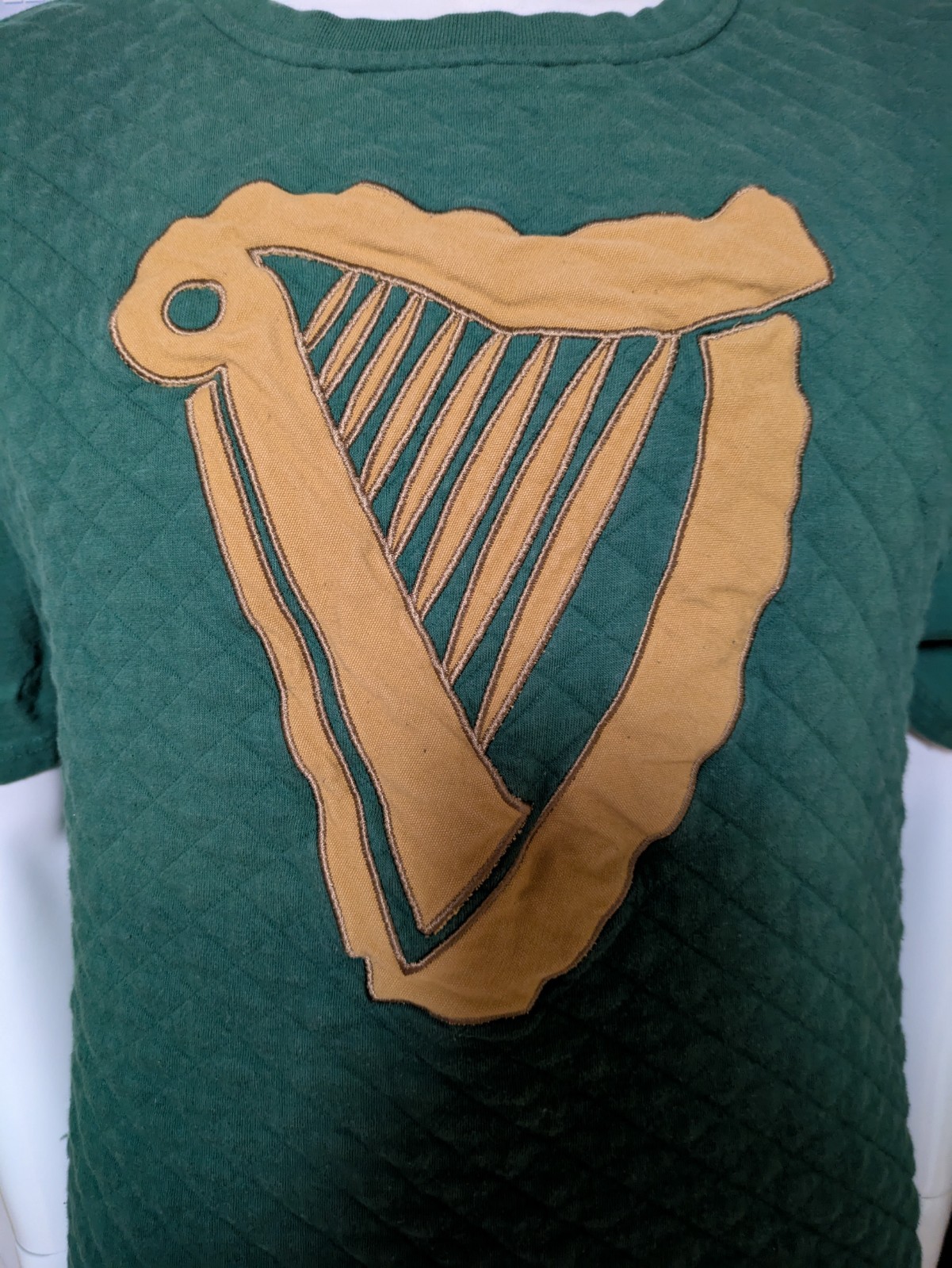 Guinness Red Jacket Quilted Logo T Shirt Irish Stout Beer 2XL XXL Medieval Rugby