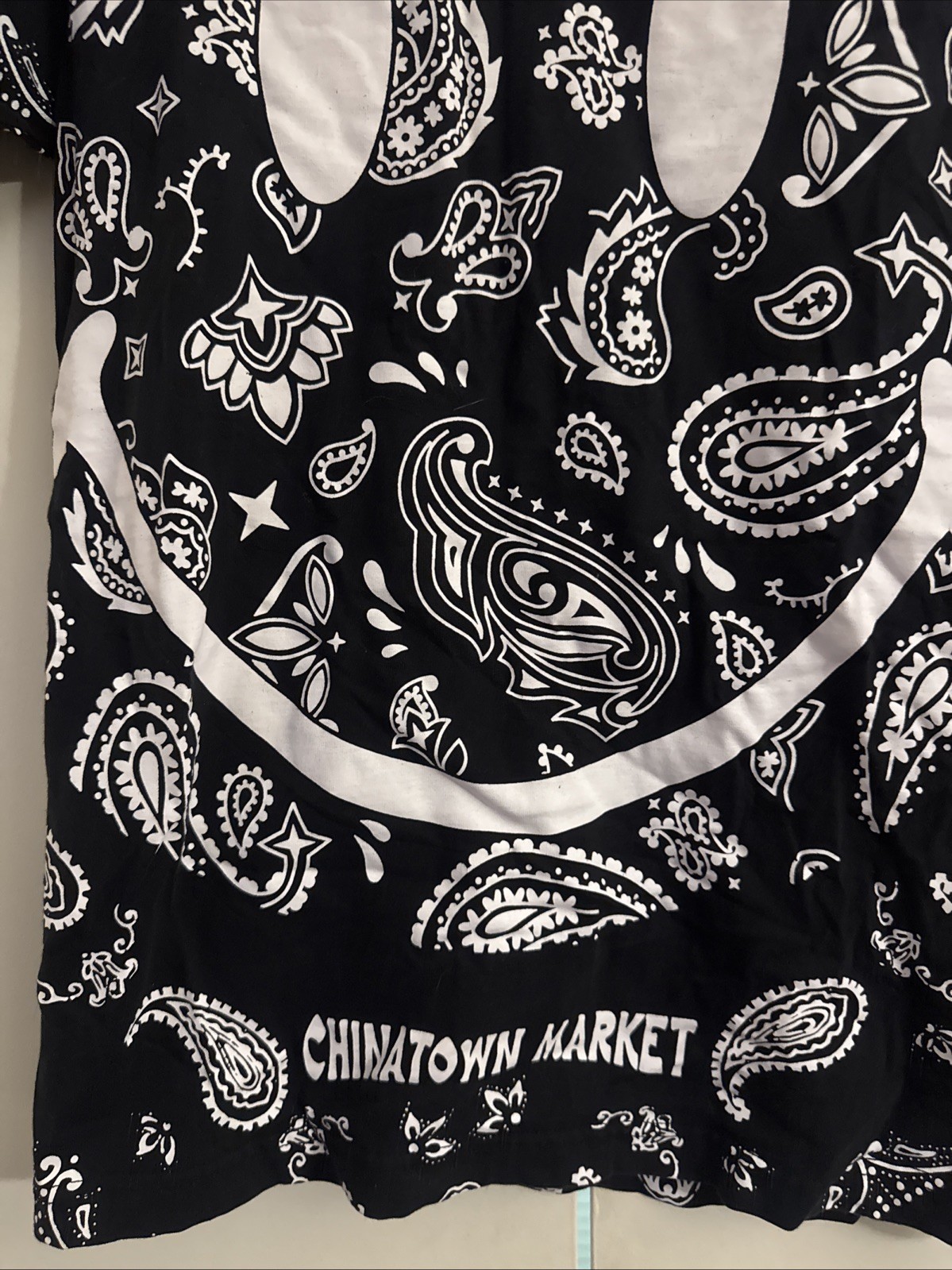 Chinatown Market x YG 4Hunnid Smiley Paisley Bandana T-Shirt Black Men’s Size S