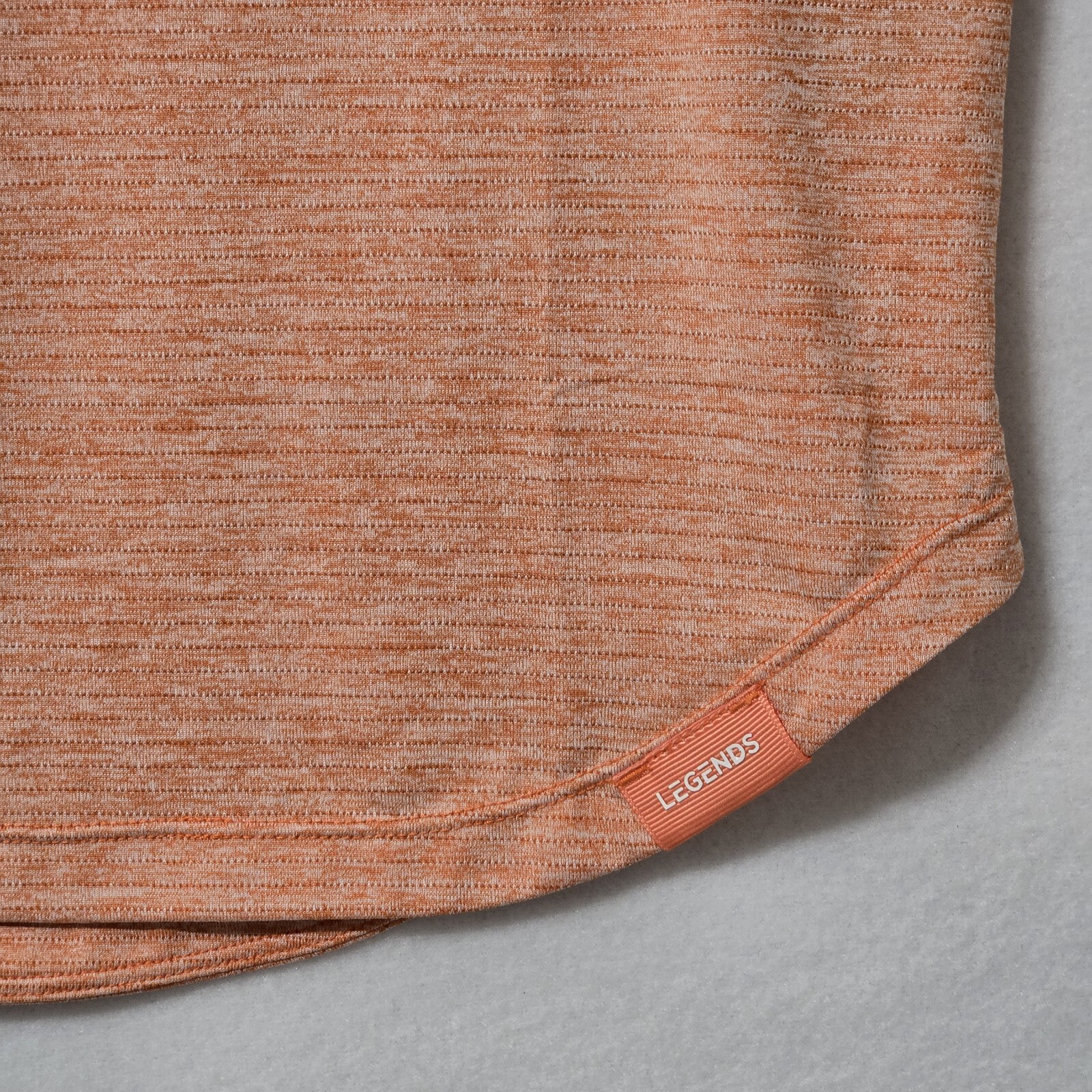 $50 Legends Mens Enzo Tee Coral Heather Sz Medium Athletic Scalloped Hem NWT
