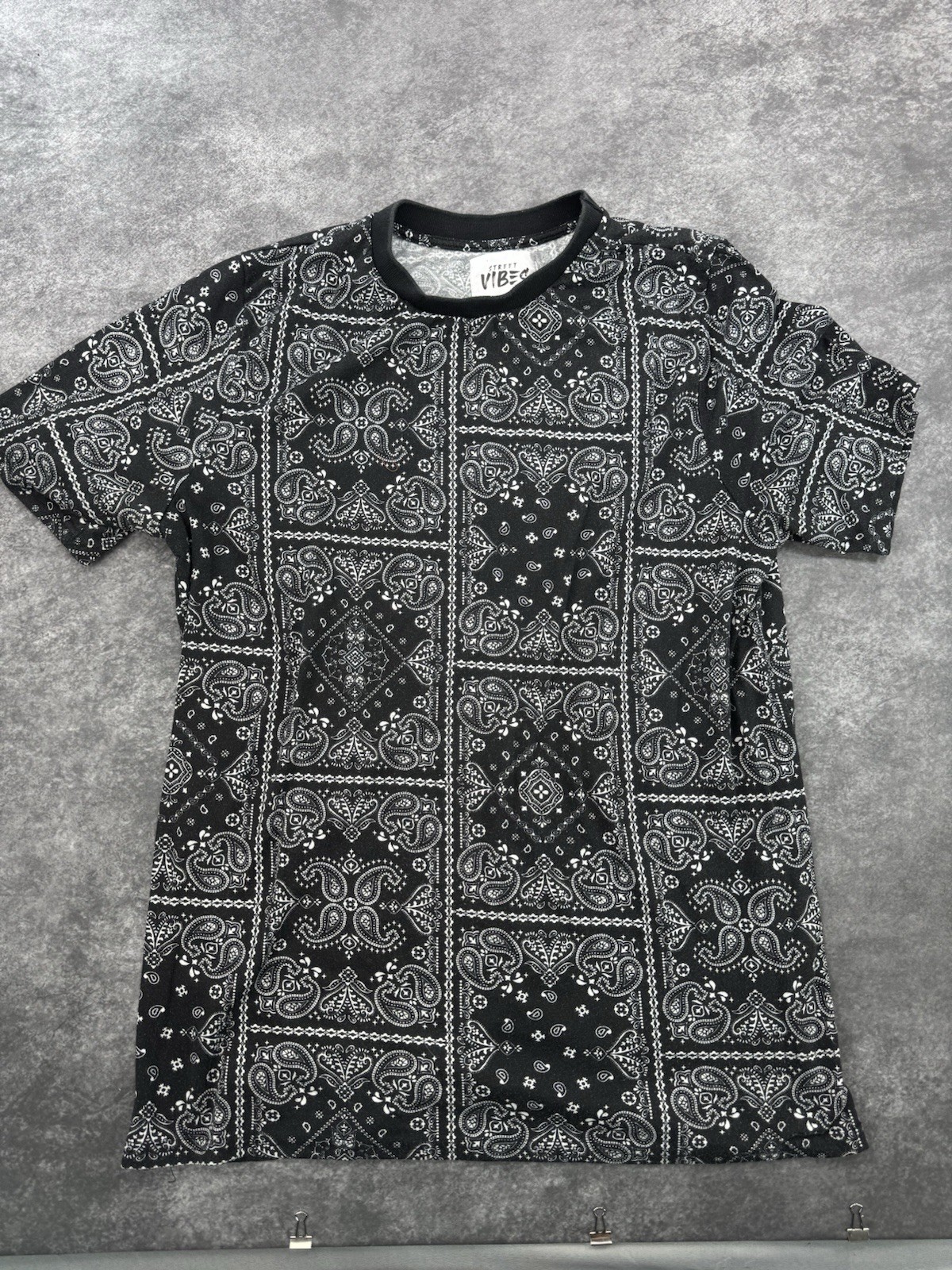 Street Vibes Black & White Short Sleeve Paisley Print Shirt Mens Large Bandana