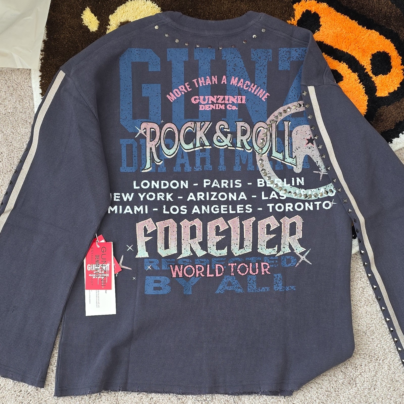 Gunzinii Rock & Roll World Tour Tiger Double-Sided Gray Long Sleeve Tee L