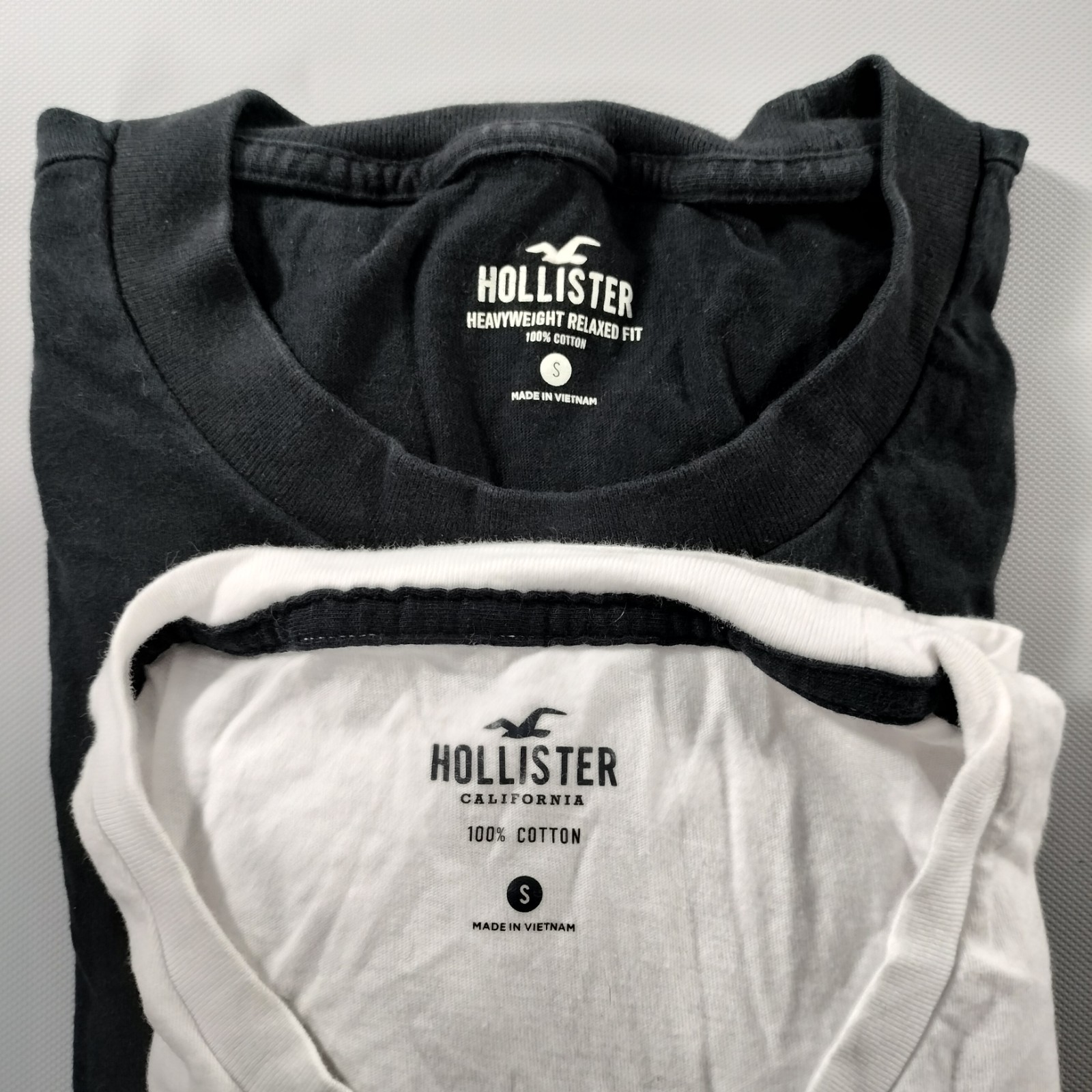 Hollister Lot of 2 Black White Crew Neck Pull On Long Sleeve T-shirts Mens Sz S