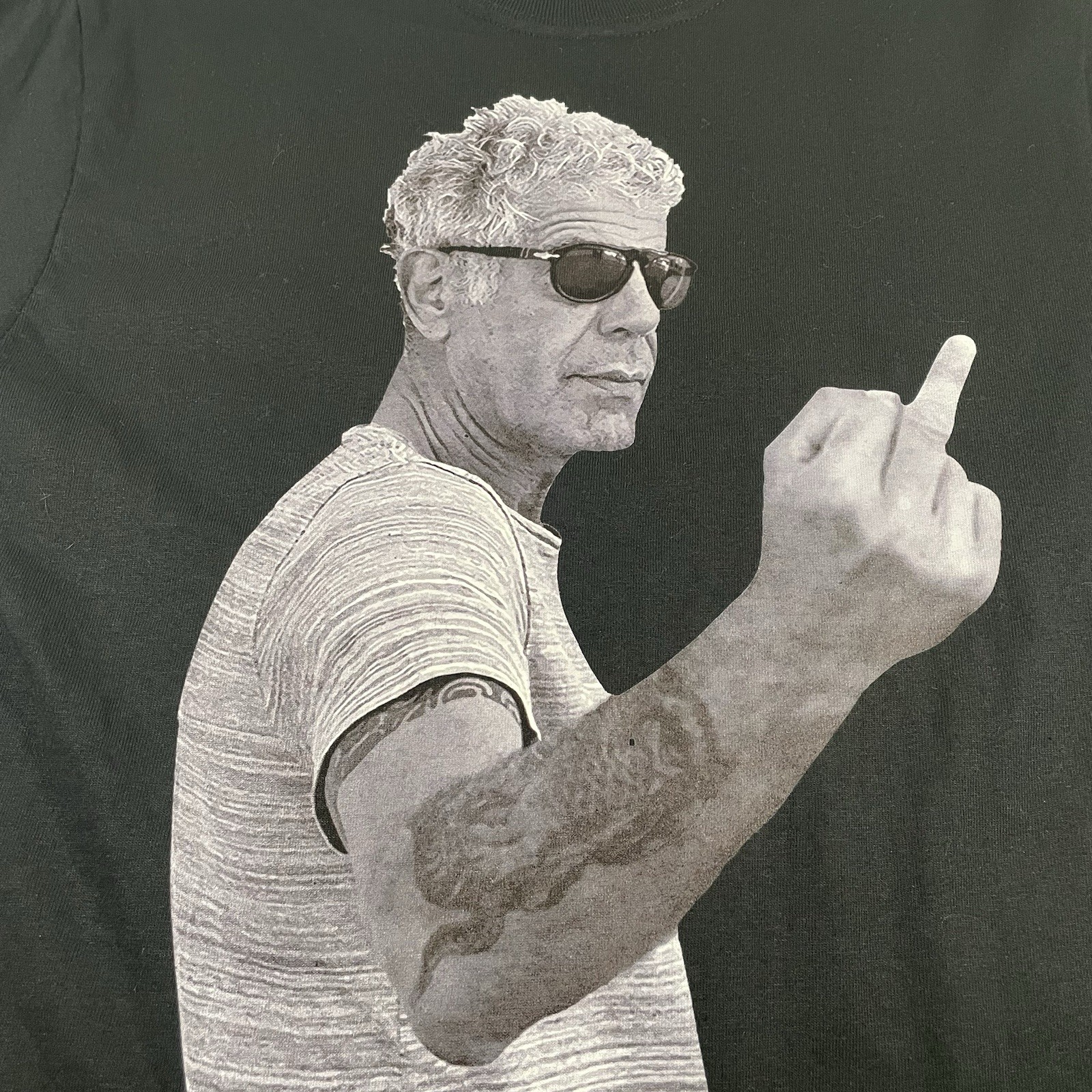 Anthony Bourdain T Shirt Fits S Graphic Print Middle Finger Chef TV Preowned