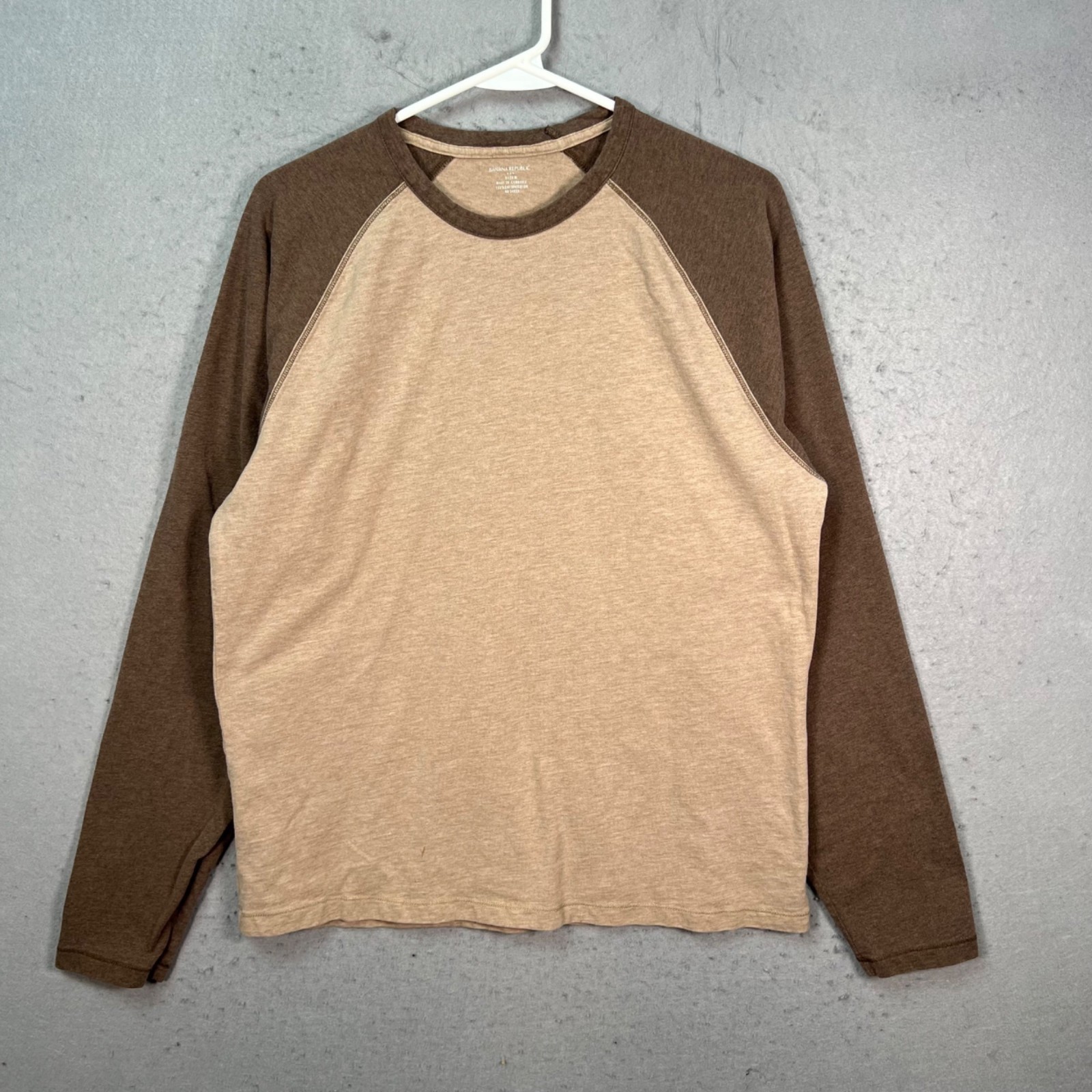 Banana Republic Mens Medium Beige & Brown Raglan Long Sleeve T-Shirt