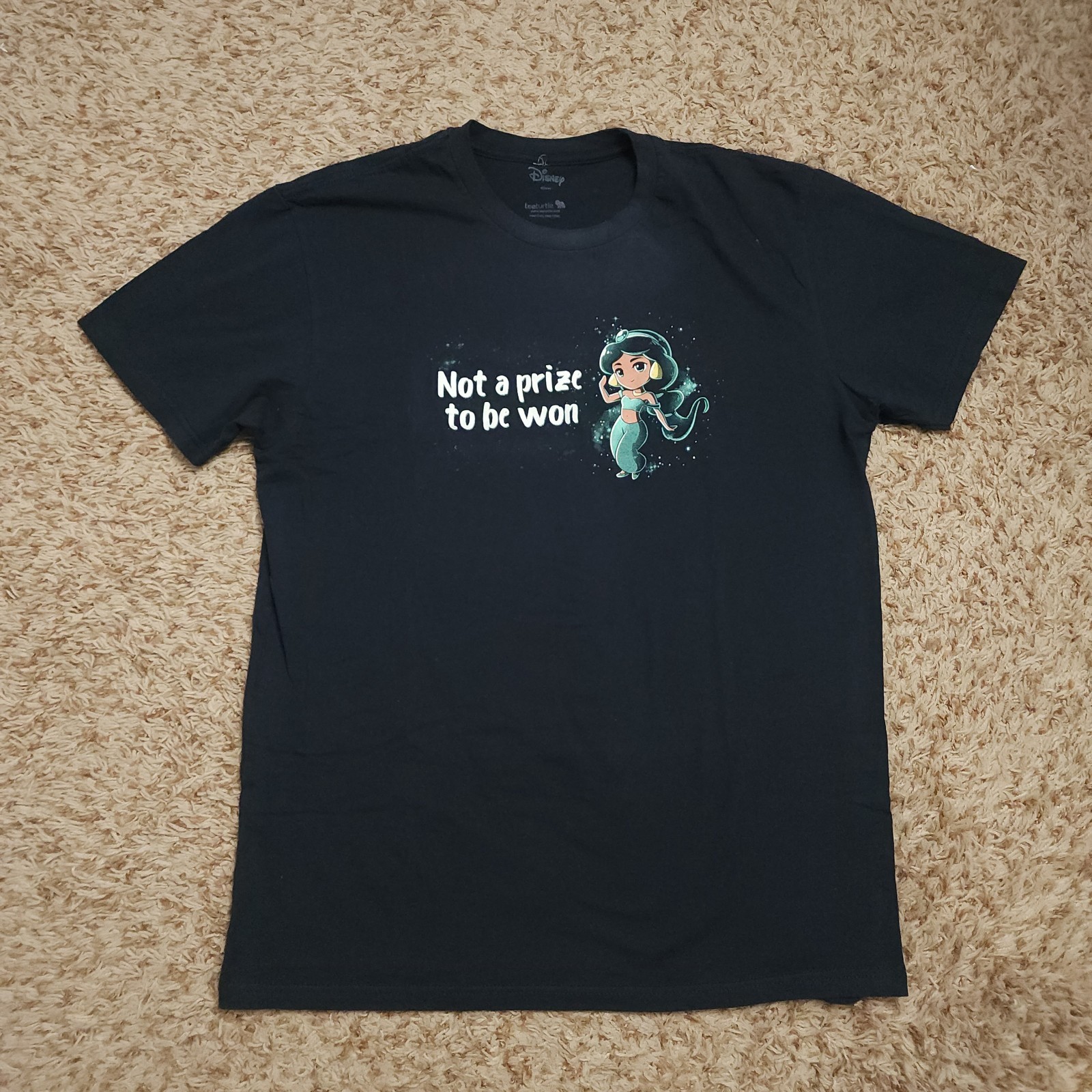 Disney TeeTurtle Aladdin Jasmine Mens L Not a Prize To Be Won Short Sleeve