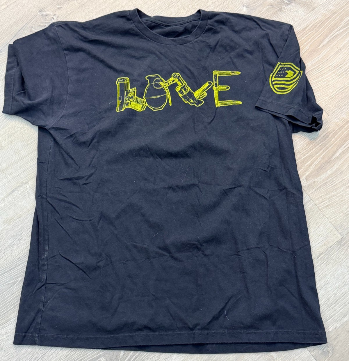 Patriot 2 XXL T-Shirt Love Spelled with Weapons Used Cotton Shirt