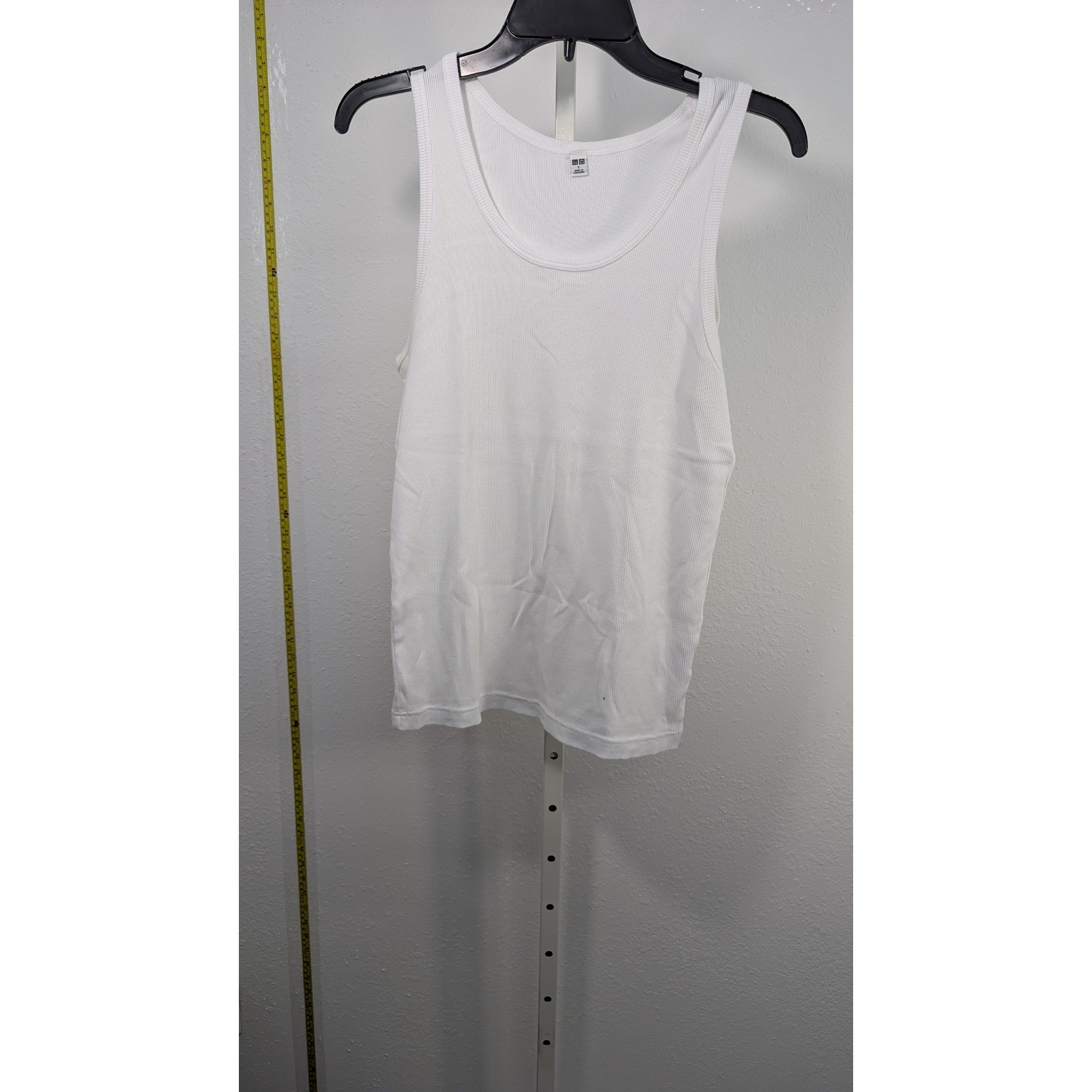 Uniqlo Ribbed Tank Top Mens Small White Scoop Neck Basic Cotton Blend Undershirt