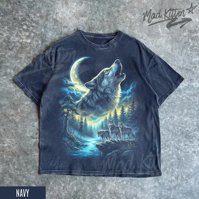 Vintage Wolf Graphic Comfort Tee