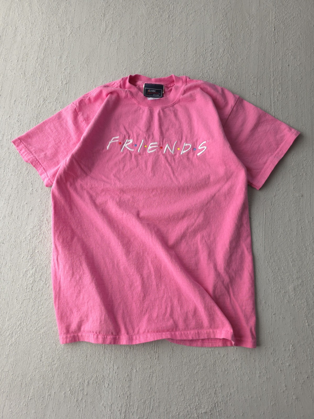 Vintage 2000s Friends NBC Store Pink Embroidered T-shirt TV Promo M