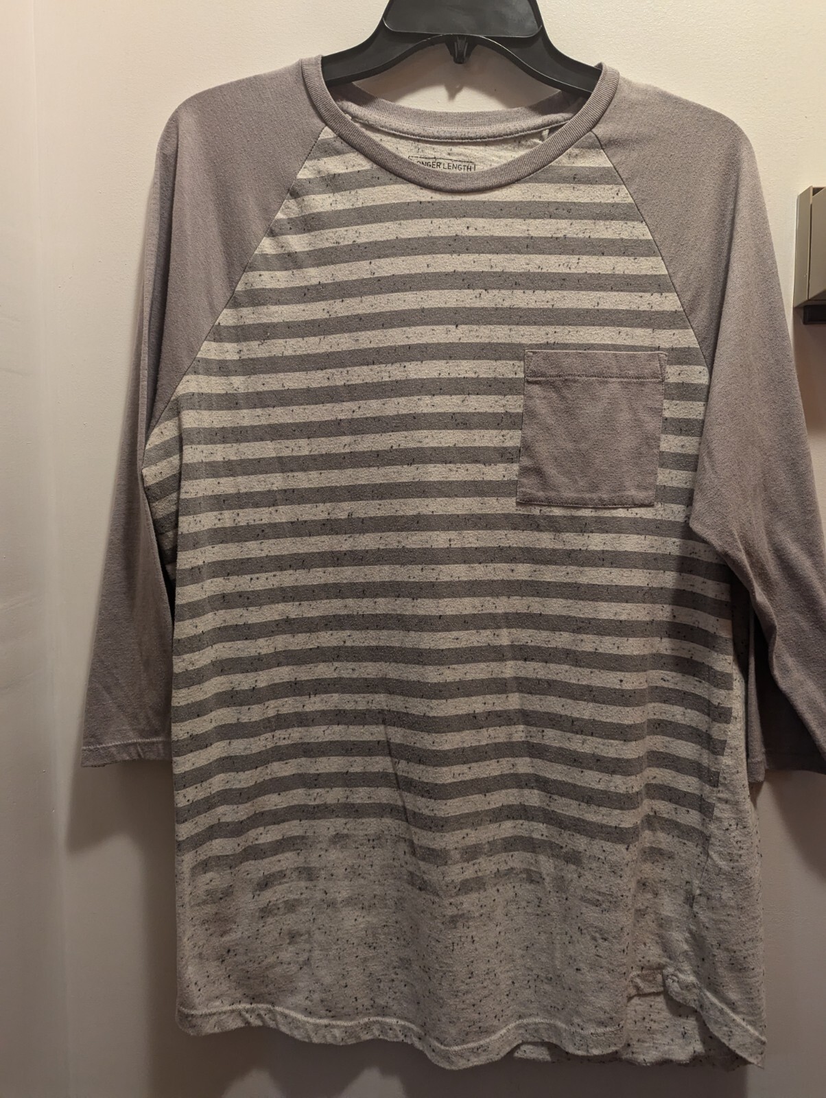 Carbon Men’s Medium Beige And Gray Longer Length Long Sleeve Shirt With Pocket