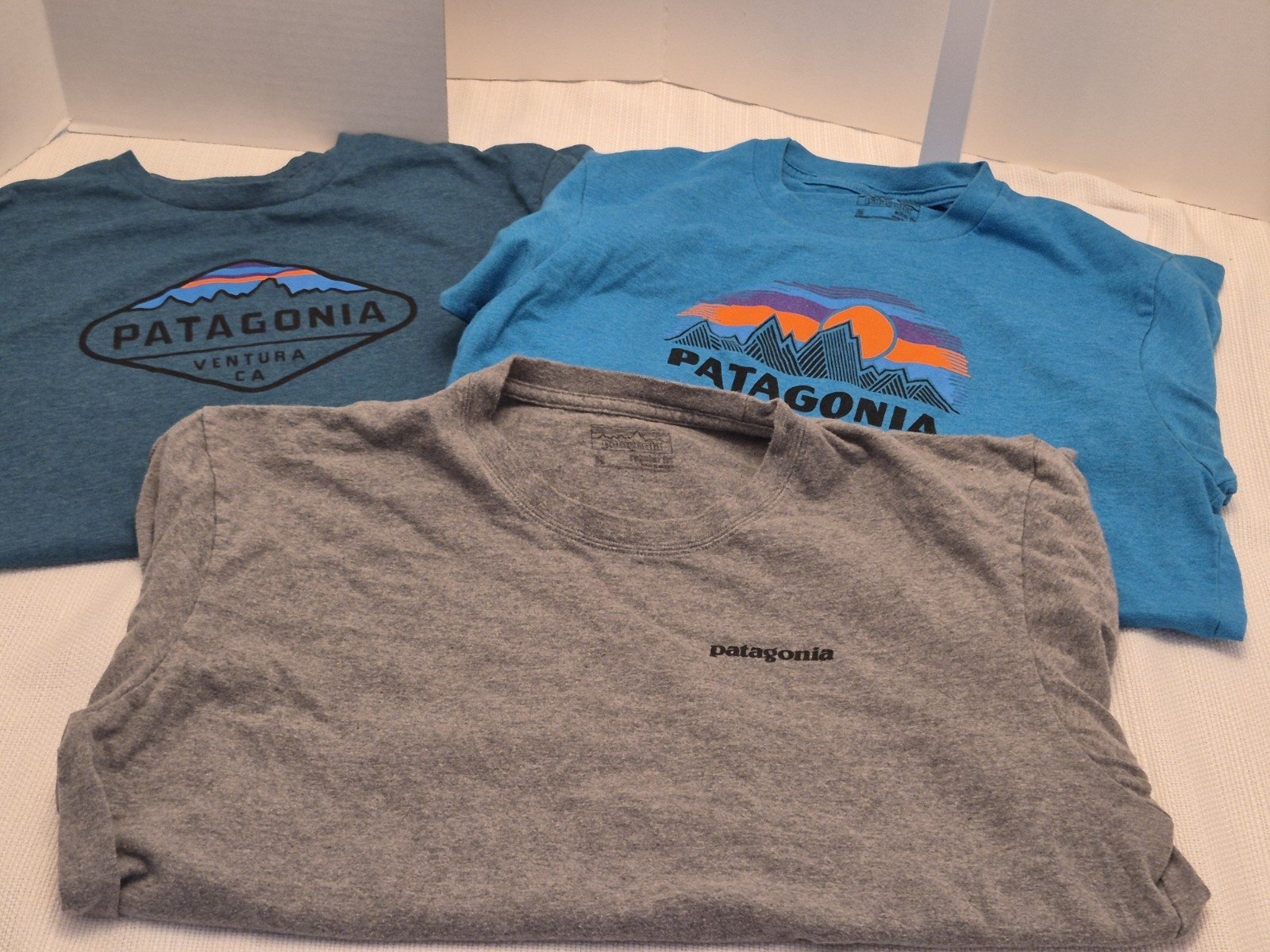 Lot of 3 Patagonia Shirts Mens Medium 2 SLIM FIT 1 Med Regular Blue, green, grey