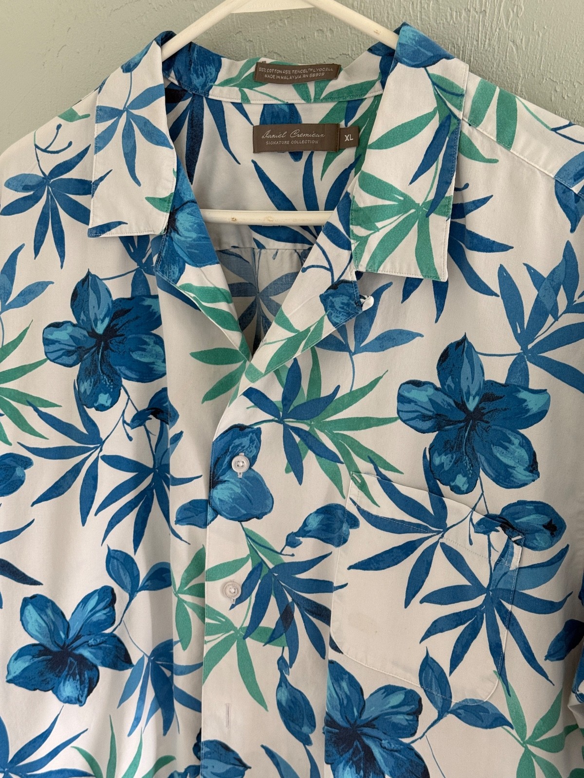 Men’s XL Tropical Shirt. Button-down. Excellent Condition.