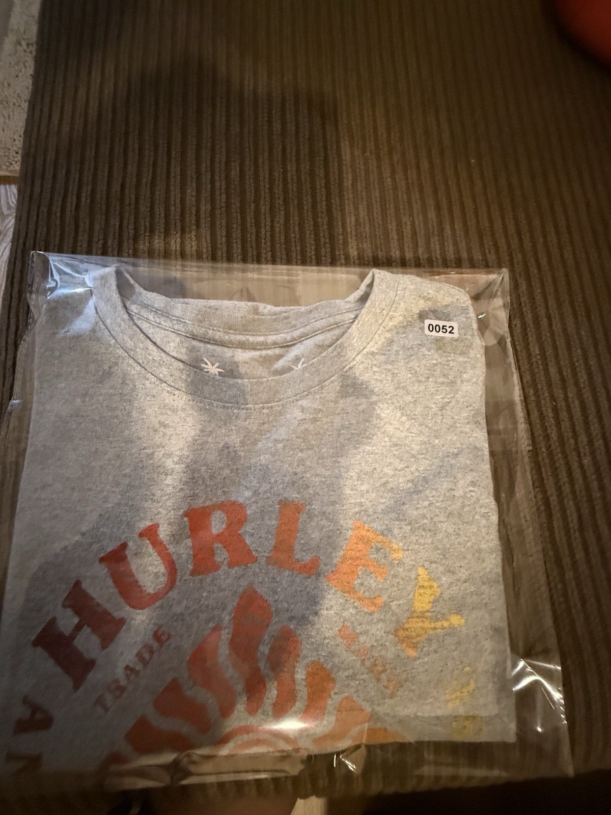 Hurley Gray Cotton Blend Knit Regular Fit Crew Neck Logo Graphic Tee Men’s M