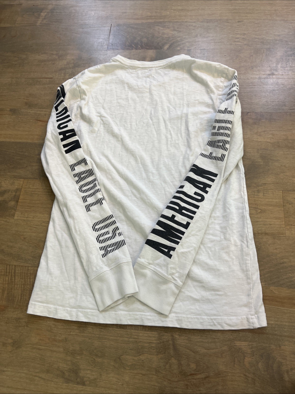 AMERICAN EAGLE MEN’S White Super Soft T SHIRT Standard FIT Small Long Sleeve