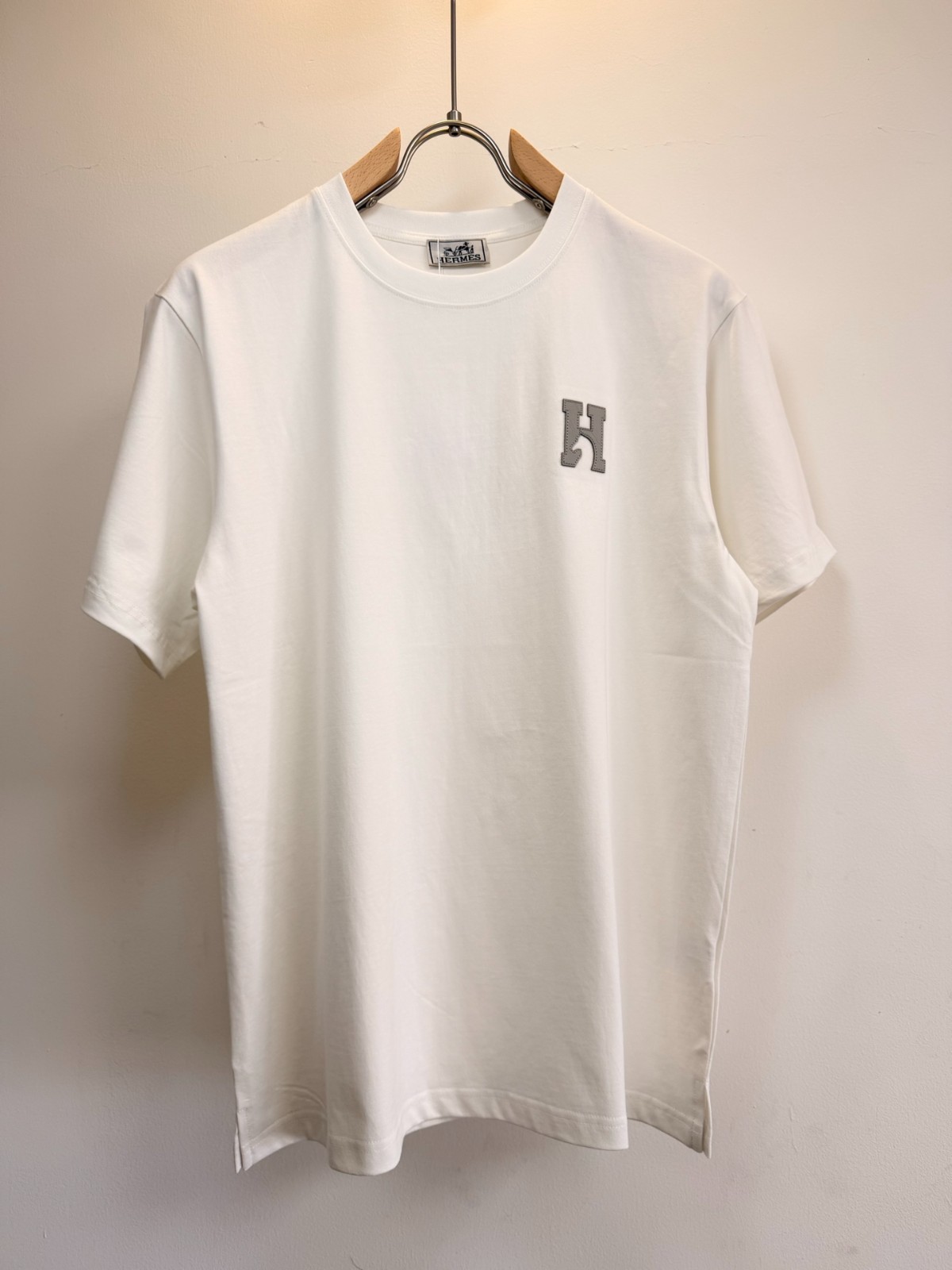 Hermes Men’s white round-neck short-sleeved shirt
