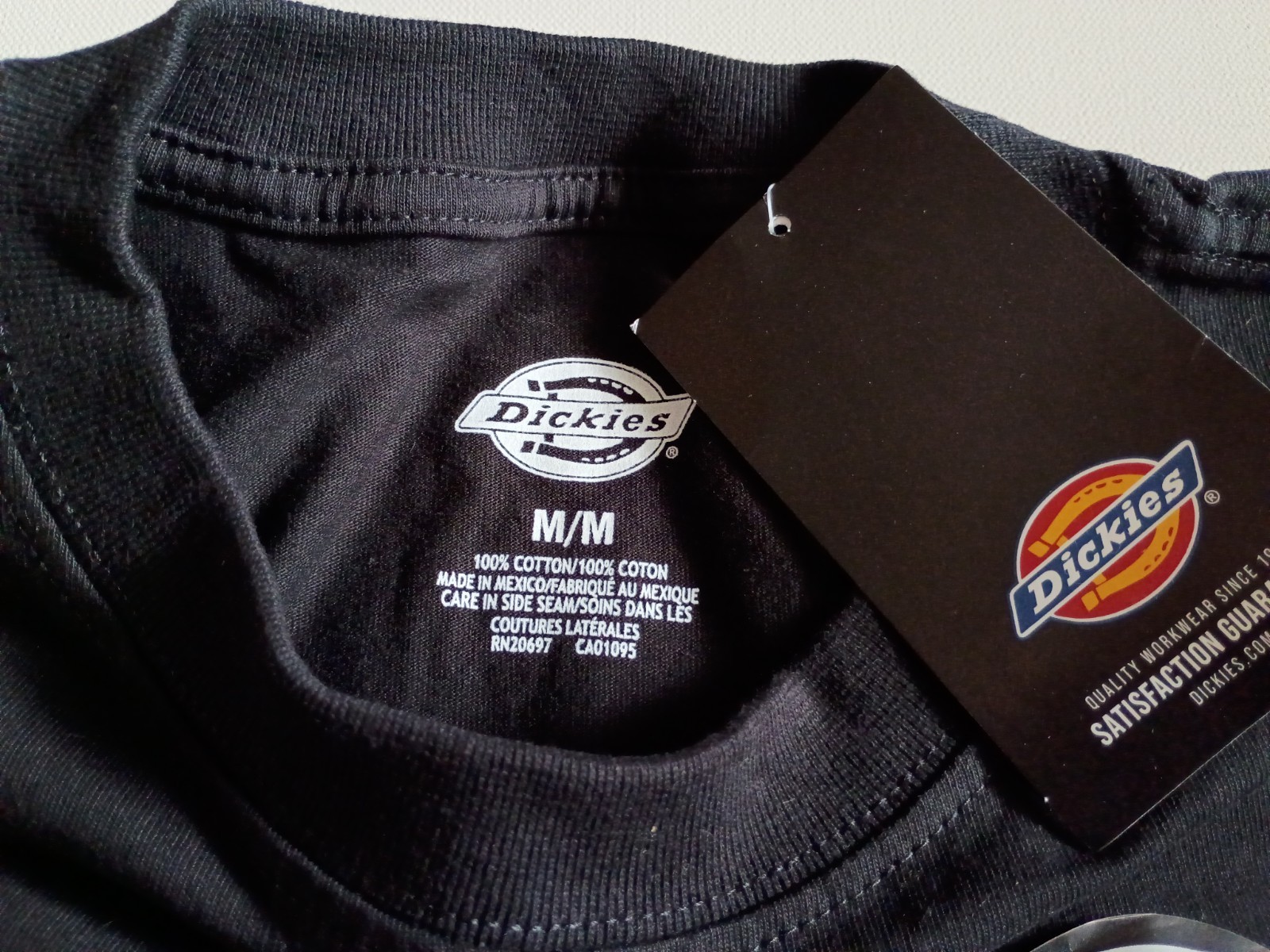 DICKIES HEAVY WEIGHT BLACK CREW NECK POCKET T SHIRT MEN’S SIZE M NWT